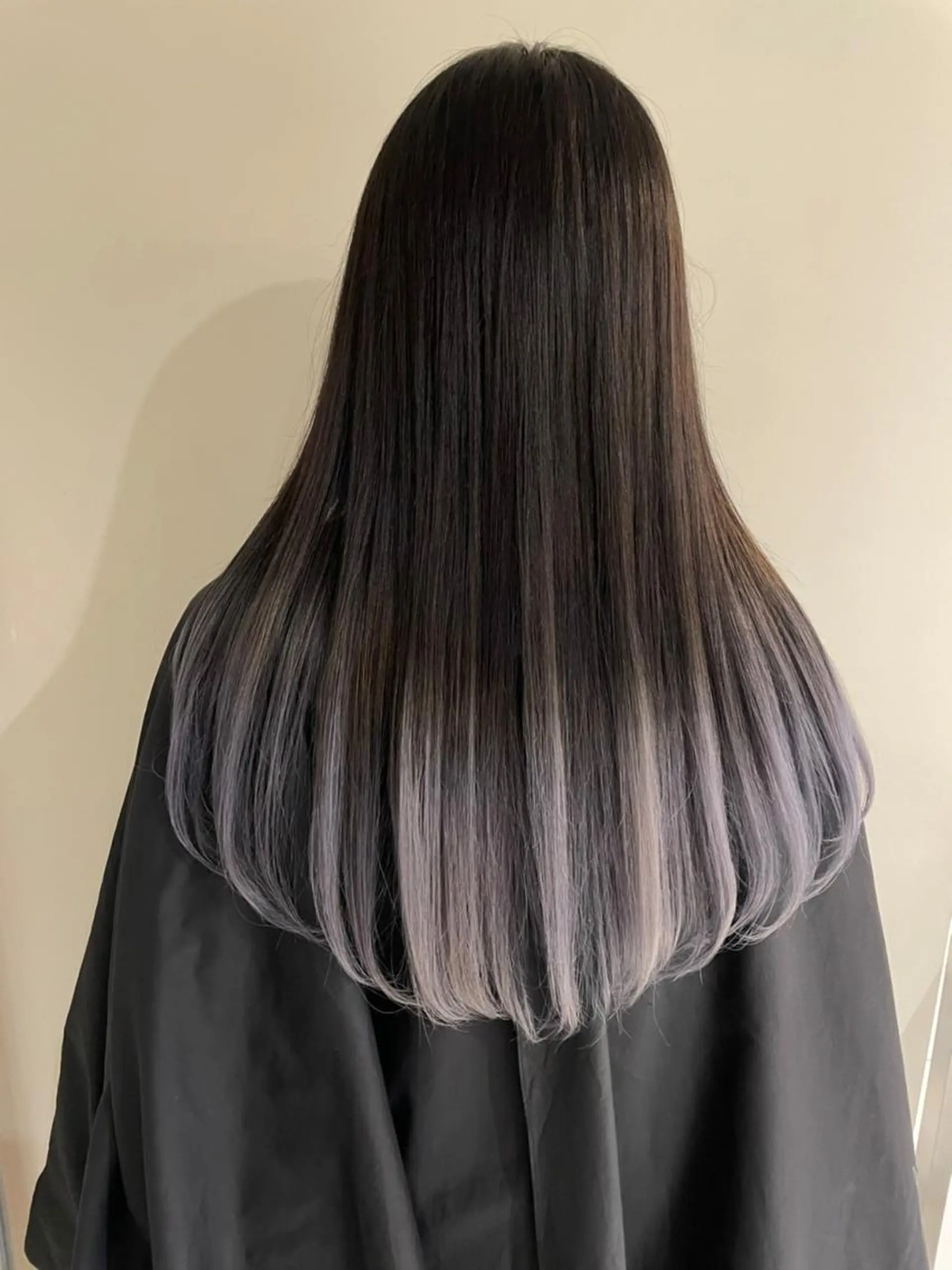 セミロング カラー ワンレンボブ アディクシーカラー アッシュ ベージュカラー ブリーチ 公式 Ease by amble luxeのヘアスタイル