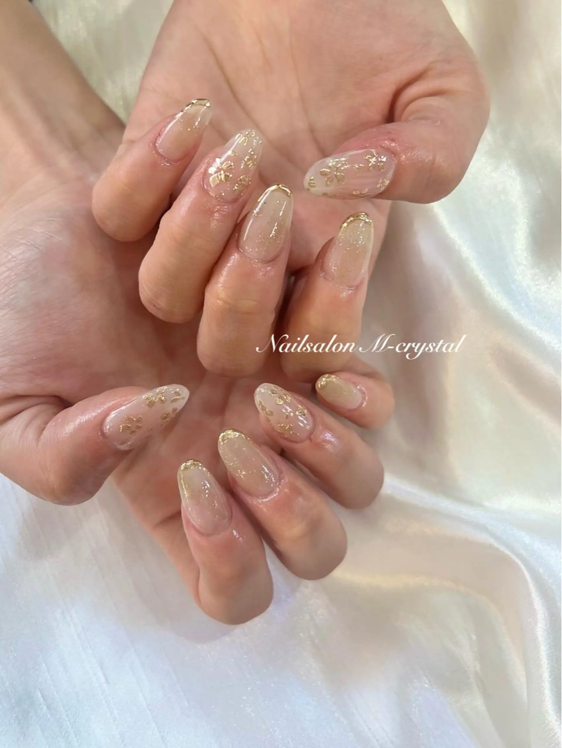 ミディアム Nailsalon M-crystalのネイルデザイン