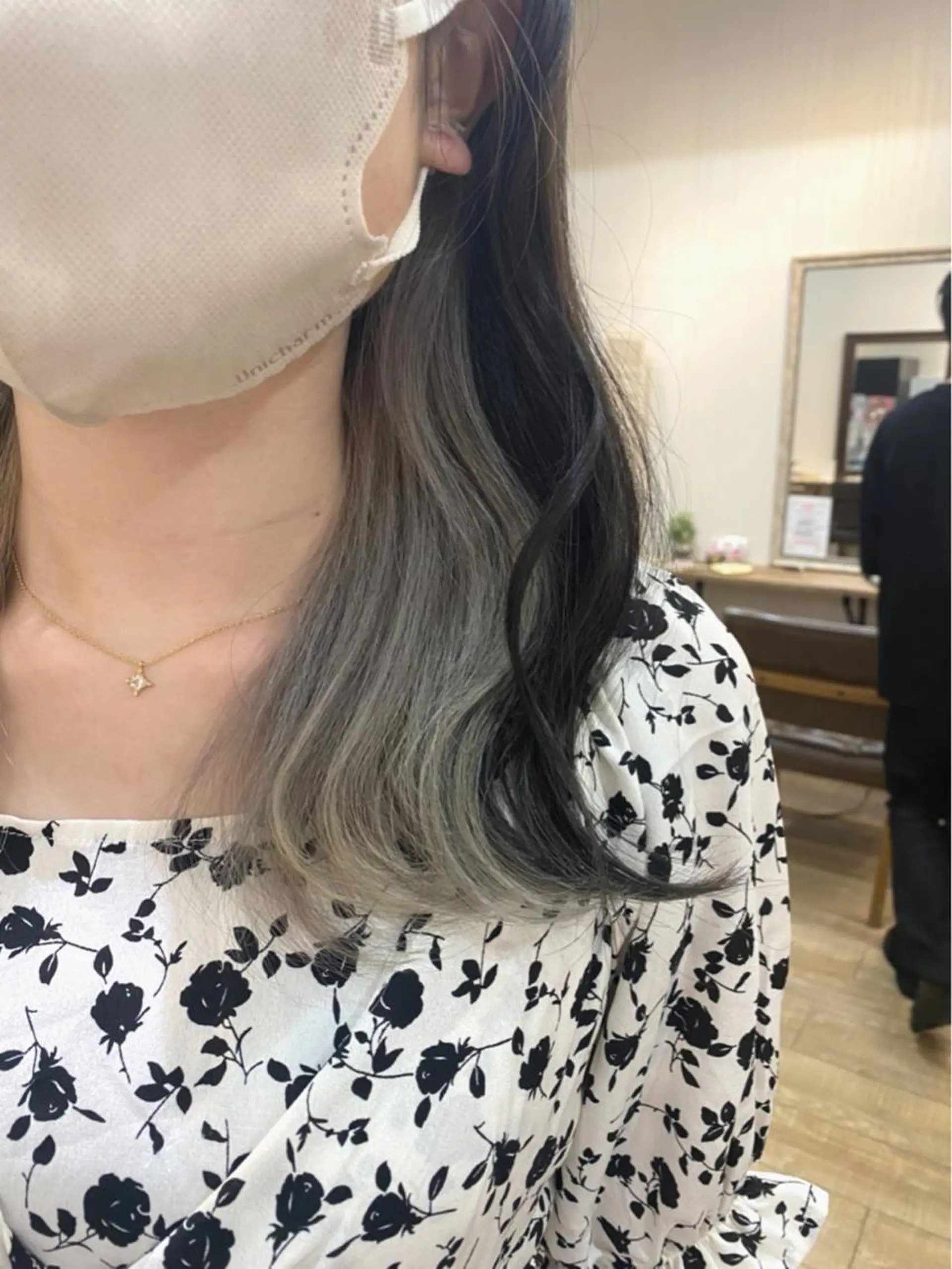 セミロング ヘアカラー トリートメント 💎縮毛矯正/透明感 カラー💎椎葉みひろのヘアスタイル
