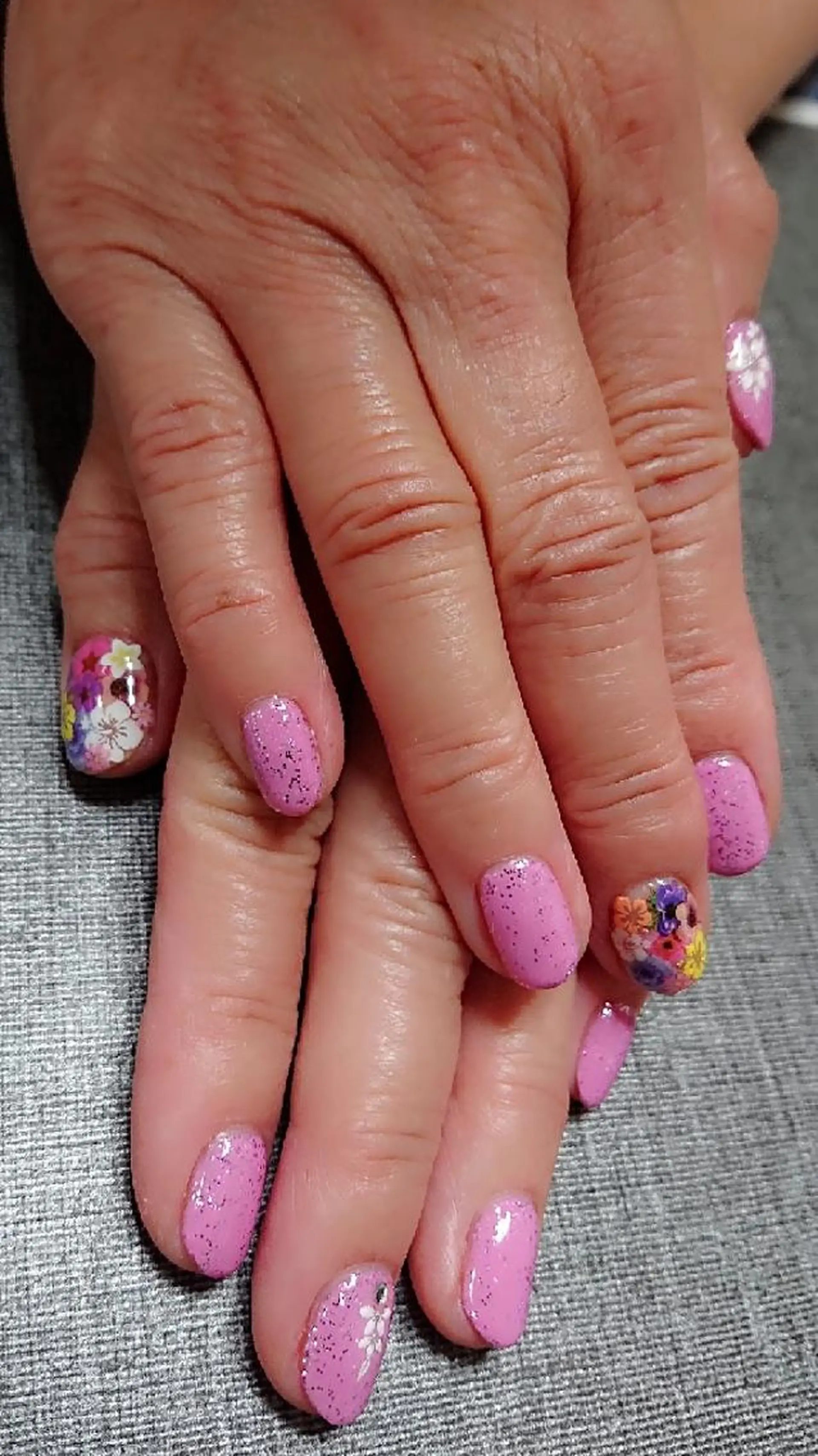 ネイル 🍒当日もOK🍒 𝑳𝑼𝑵𝑨花井のネイルデザイン