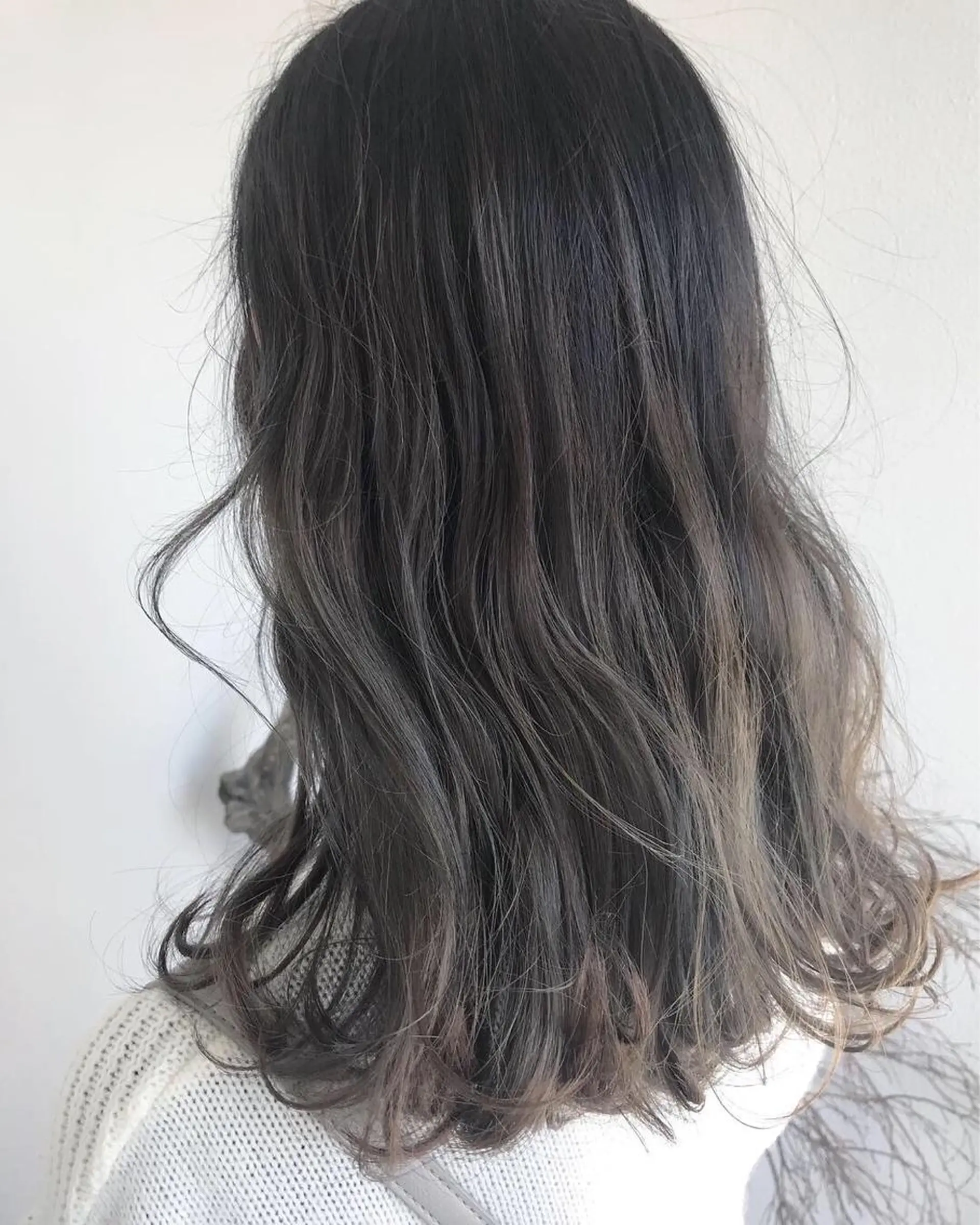 ロング カラー グレージュ ミルクティーグレージュ 大嶋 宏隆のヘアスタイル