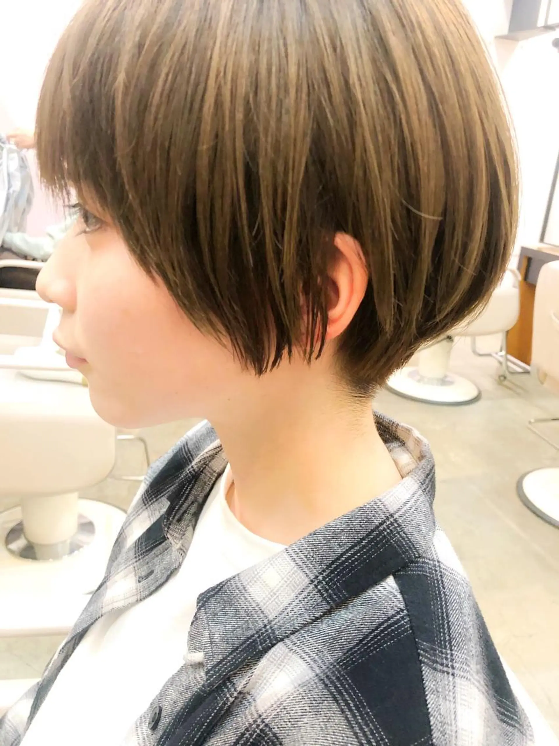 ショート カラー カット ヘアカラー トリートメント SHARON（シャロン）所属・すきバサミを使わない カット✂️✨郡司泰之のヘアスタイル