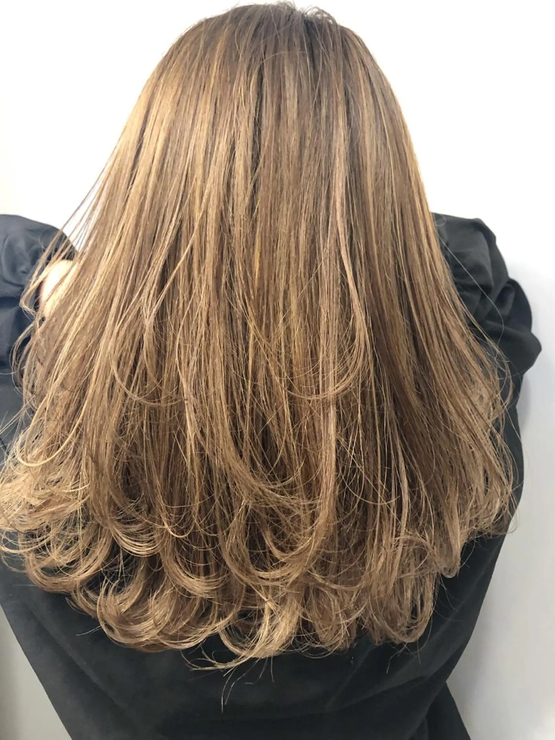 ミディアム カラー 岡田 拓也のヘアスタイル