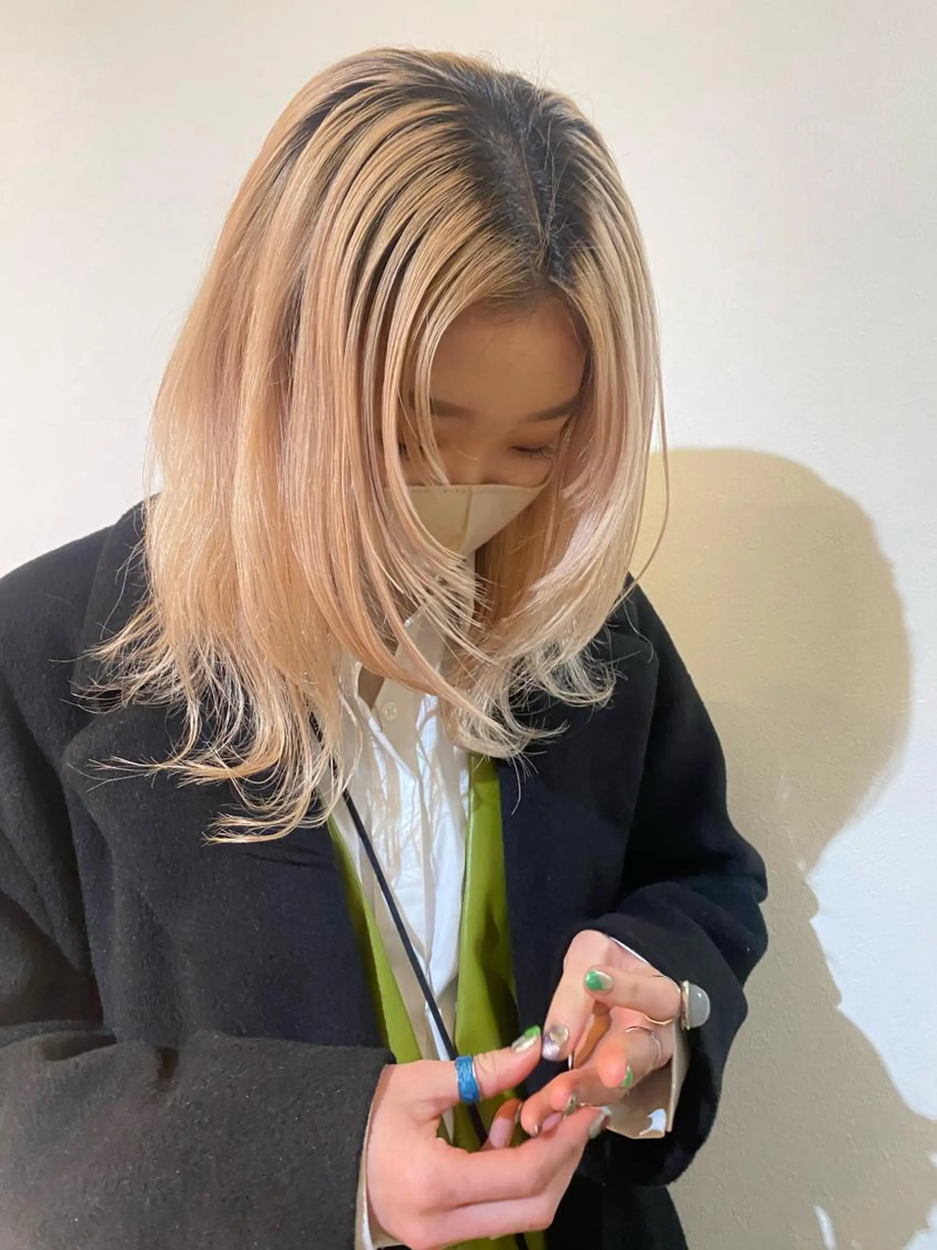 ミディアム 顔まわりレイヤー 顔周りカット レイヤーカット niconail 千歳烏山店所属・niconail 🧣ayu 📍烏山のネイルデザイン