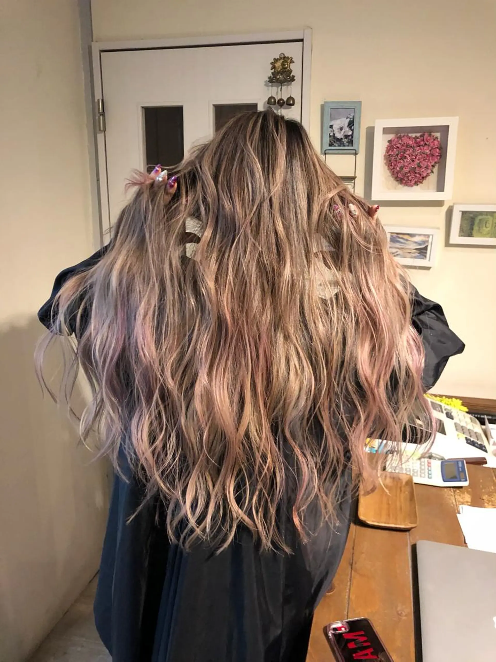 ロング カラー 韓国レイヤー外国人風 透明感カラー髪質改善のヘアスタイル