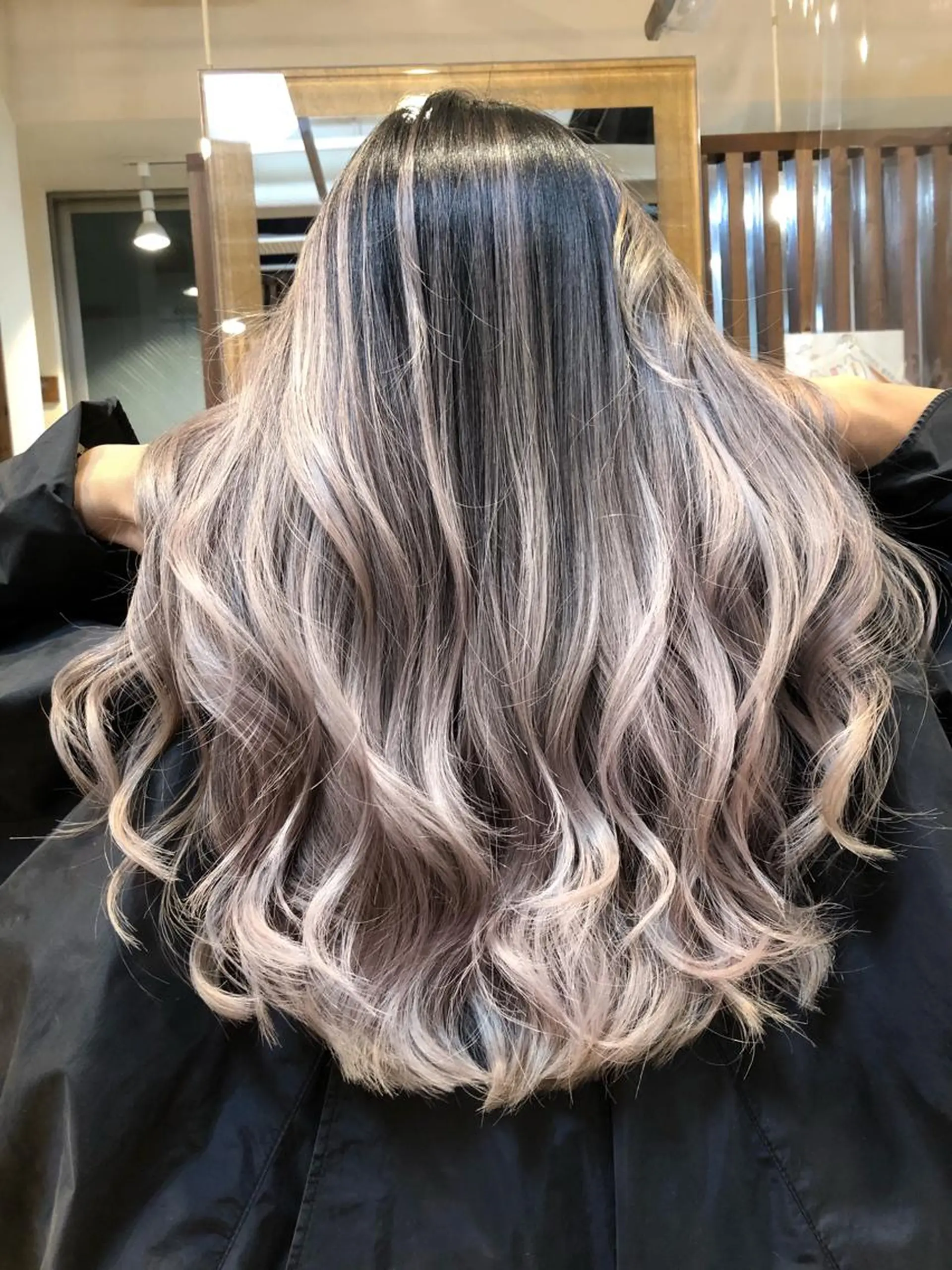 ロング GDS SALONのヘアスタイル