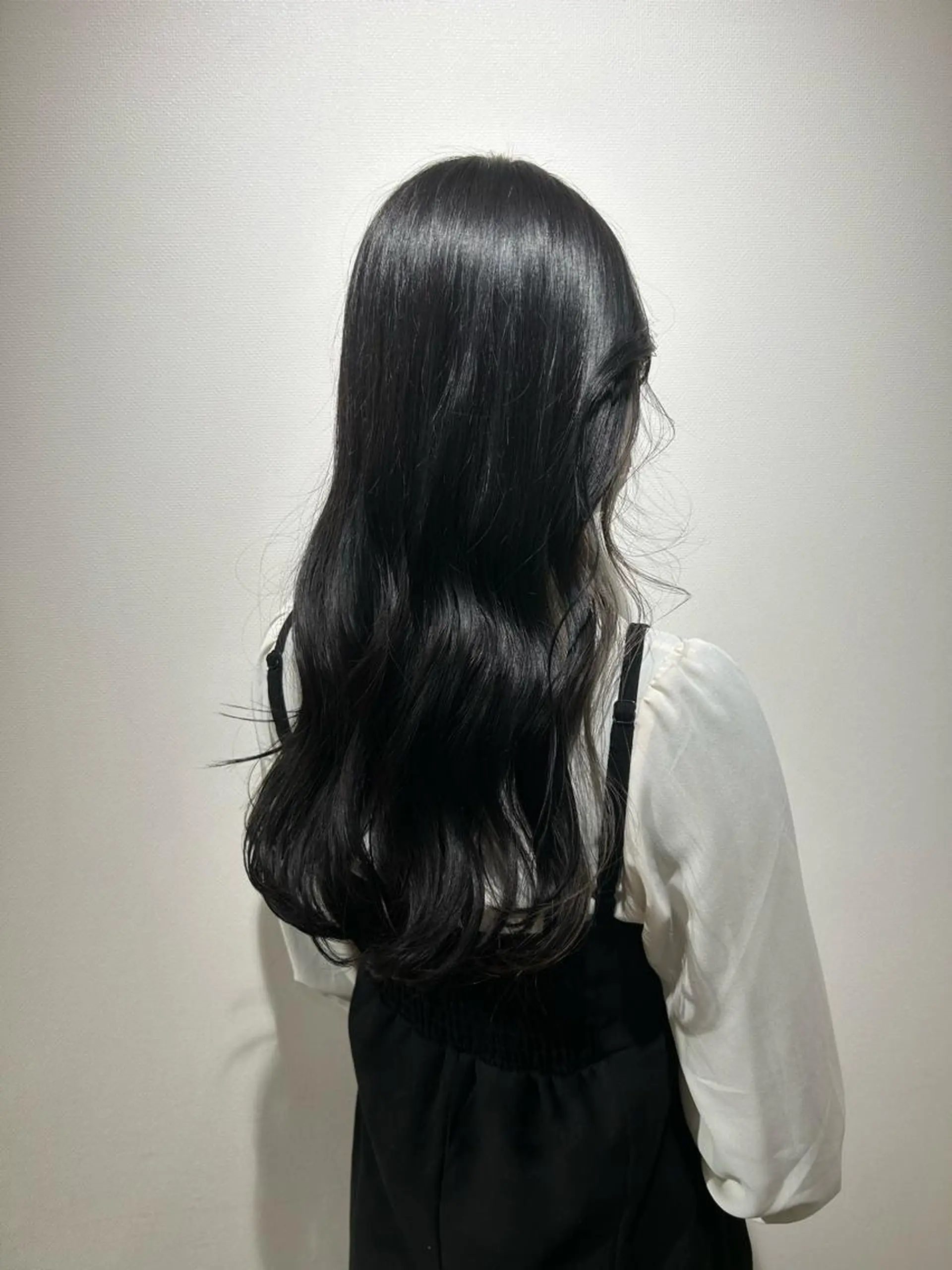 ロング 🌟デザインカラー 久保悠那のヘアスタイル