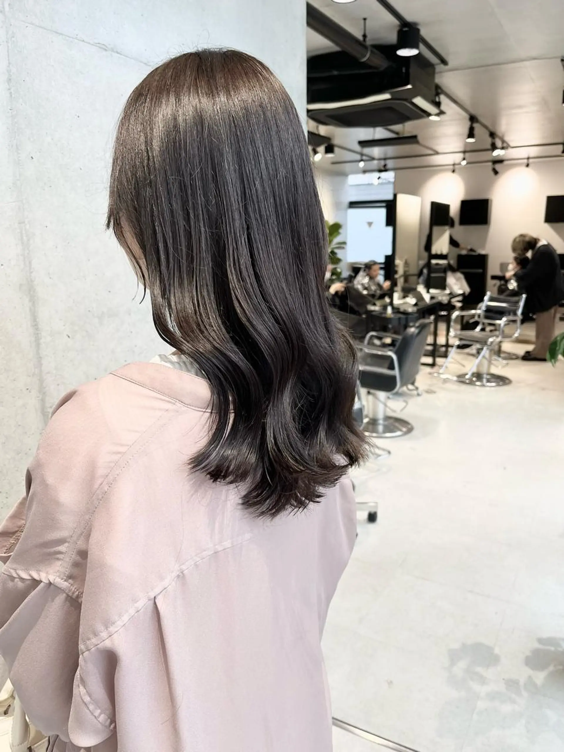 ロング カラー パーマ ヘアアレンジ カット ヘアカラー トリートメント ヘッドスパ 透明感/オリーブ/ グレージュ/YUKAのヘアスタイル