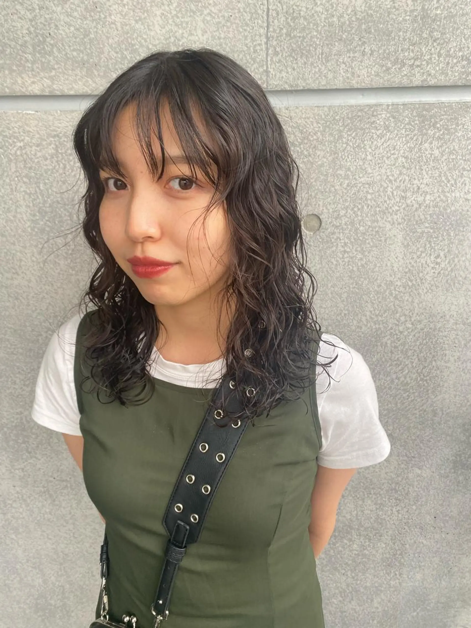 セミロング パーマ Yahiko ハイトーンのヘアスタイル