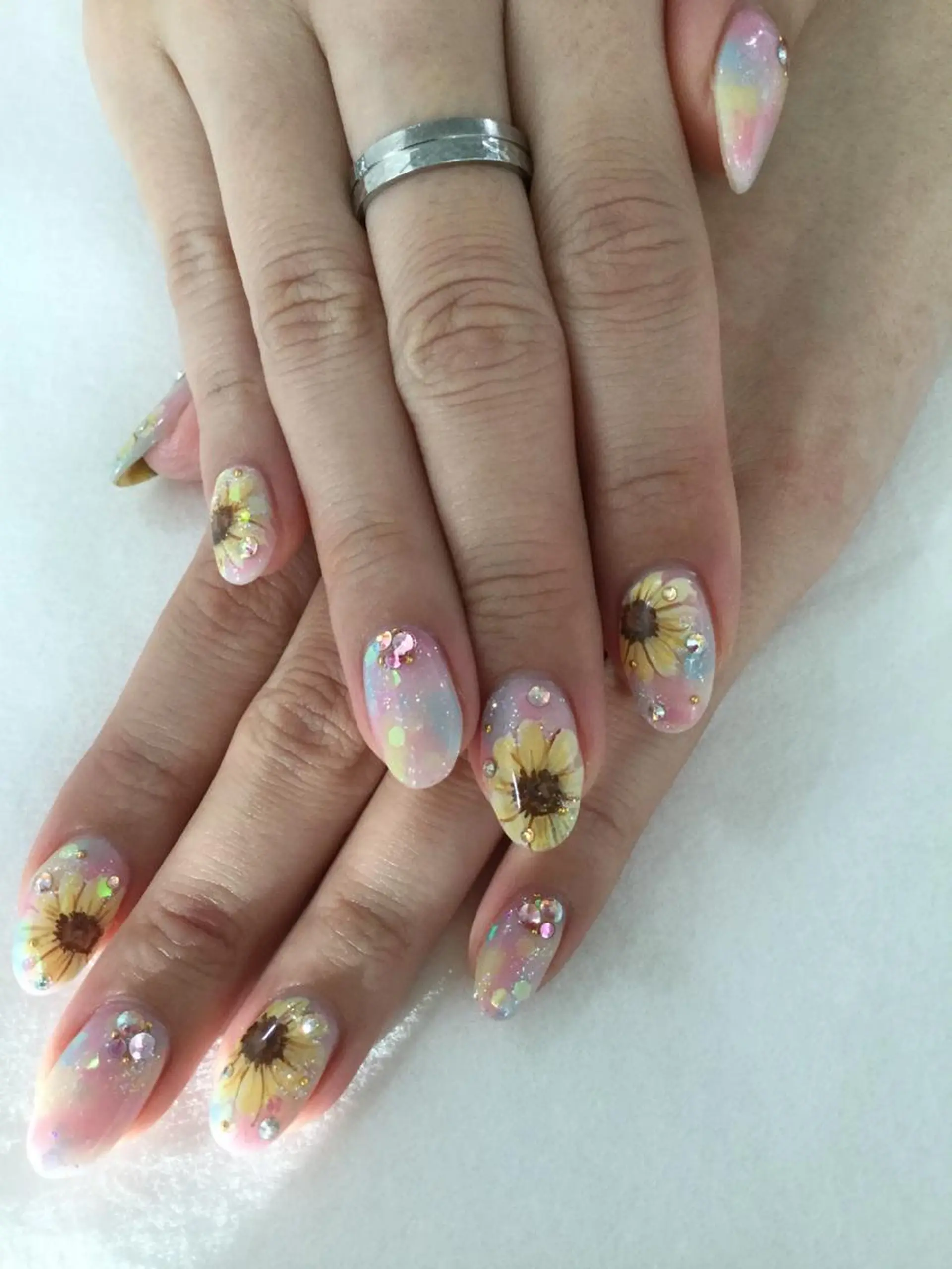 ネイル ハンドネイル 💎🐰 saki. m 🐰💎のネイルデザイン