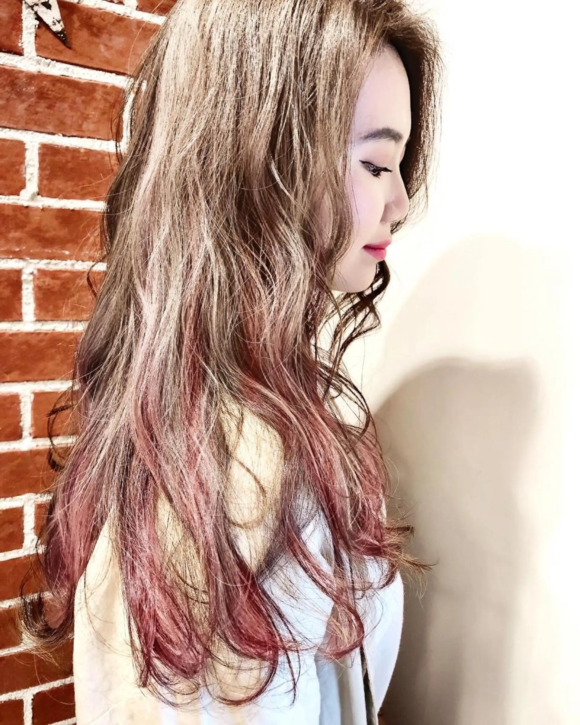 ロング チョコレートブラウン くびれヘア ヨシンモリ 韓国風ヘア ワンホンヘア ヘアカラー 艶カラー YOSHIMURAのヘアスタイル