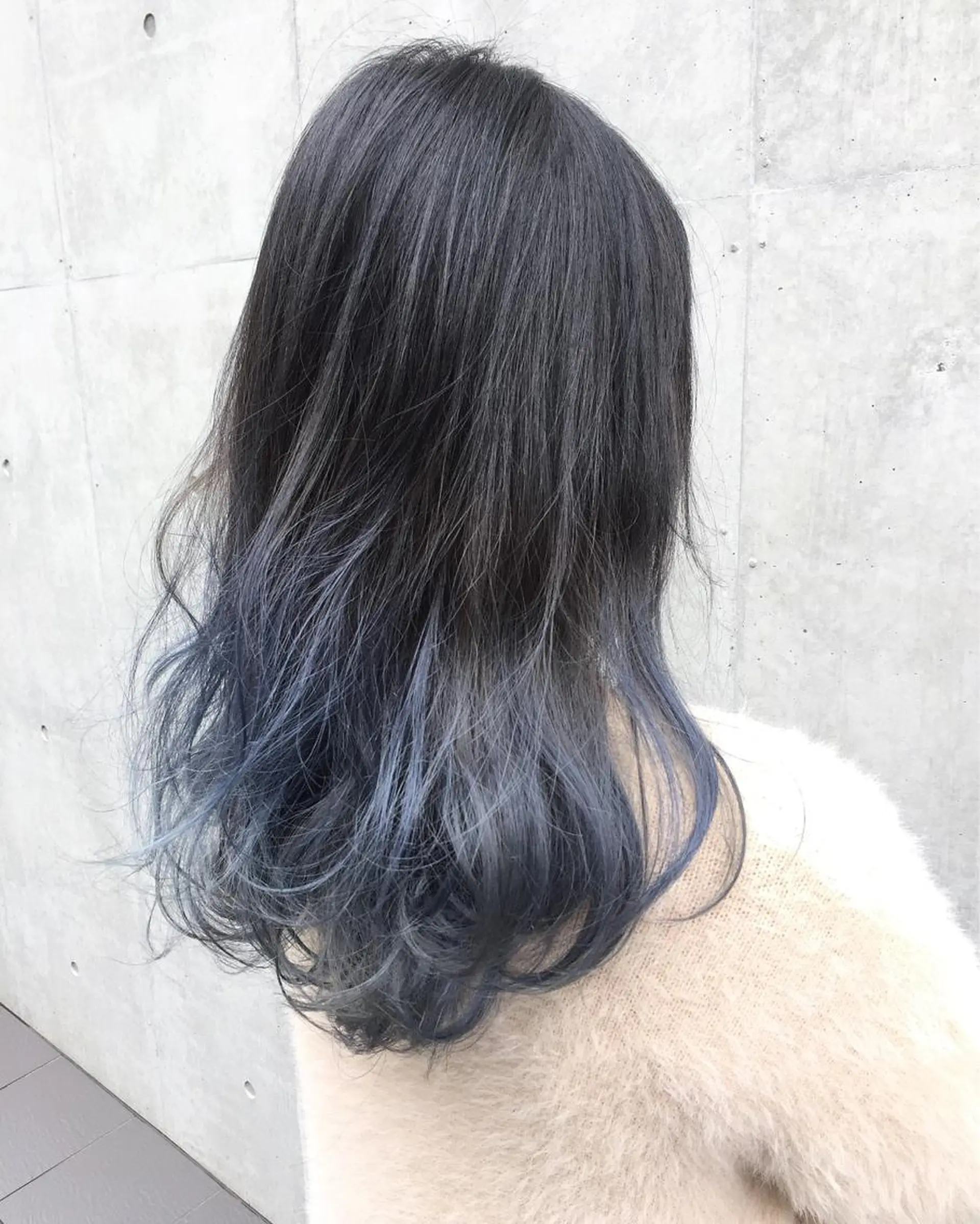 セミロング カラー ブルーカラー ブルージュ グラデーションカラー カット ヘアカラー トリートメント ヘッドスパ 🌿海外Style・ KOHEIのヘアスタイル