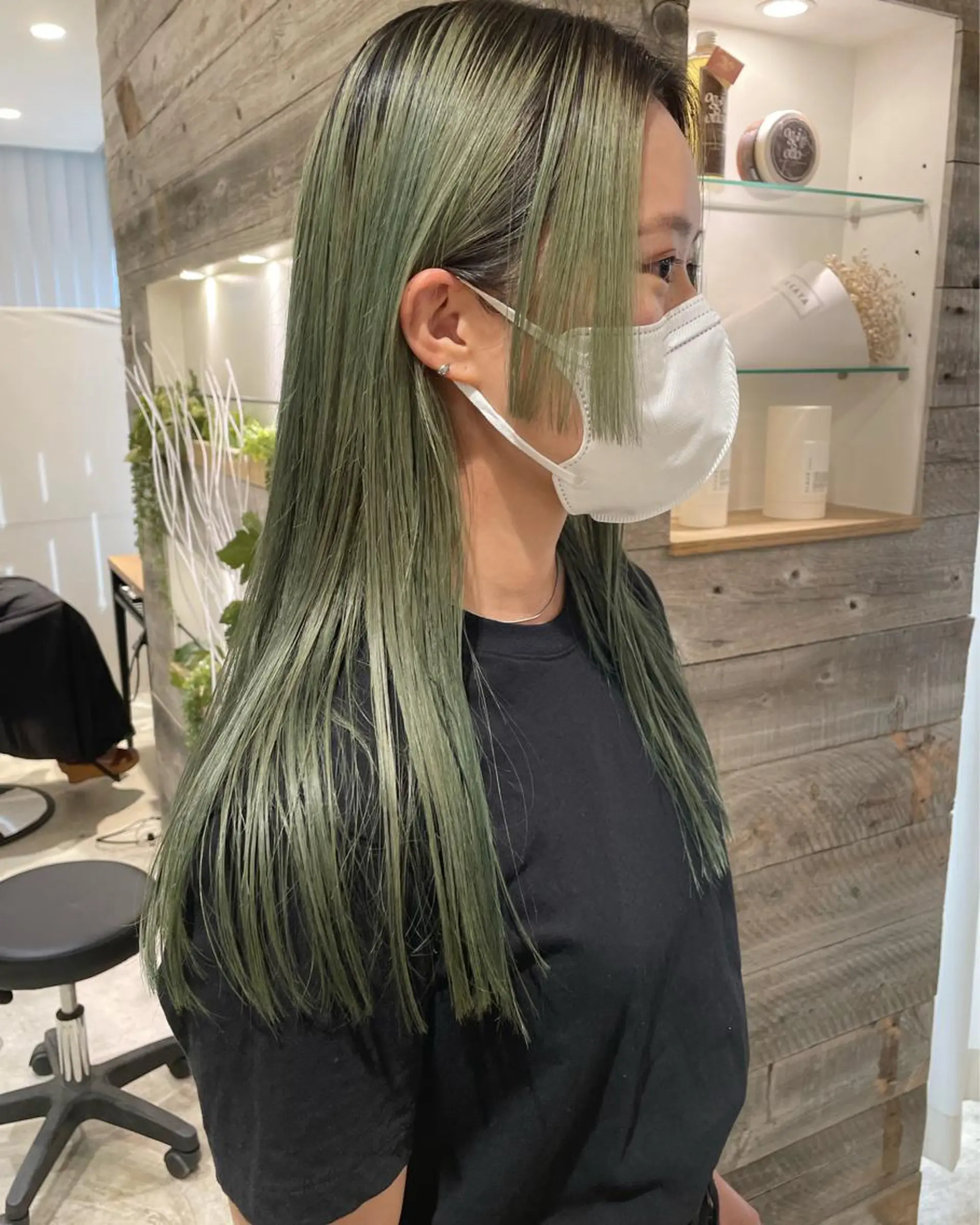 ロング カラー カット ヘアカラー トリートメント Loom.所属・村上雅人 ナチュラルモードのヘアスタイル