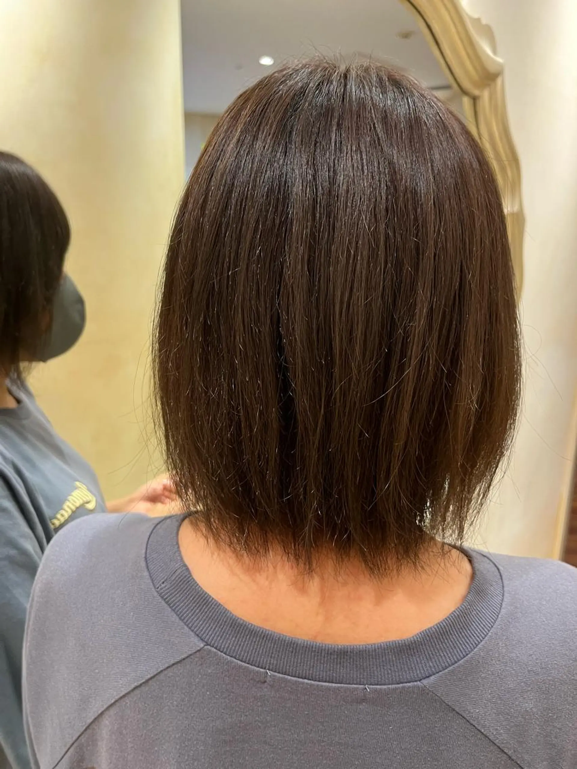 ショート カラー レイヤーカット/ 透明感カラー/カナのヘアスタイル