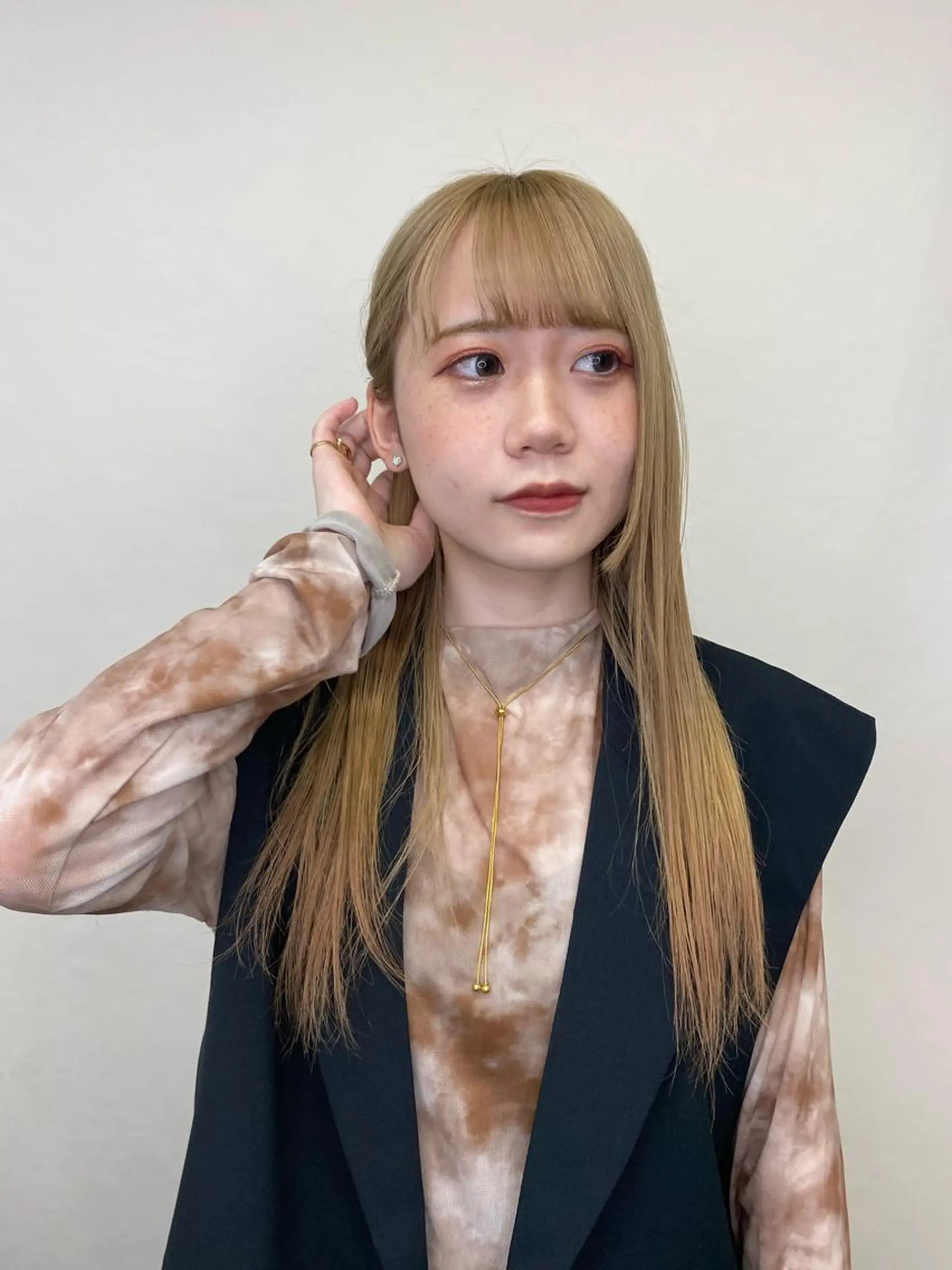 ロング カラー 藤野 凪沙のヘアスタイル