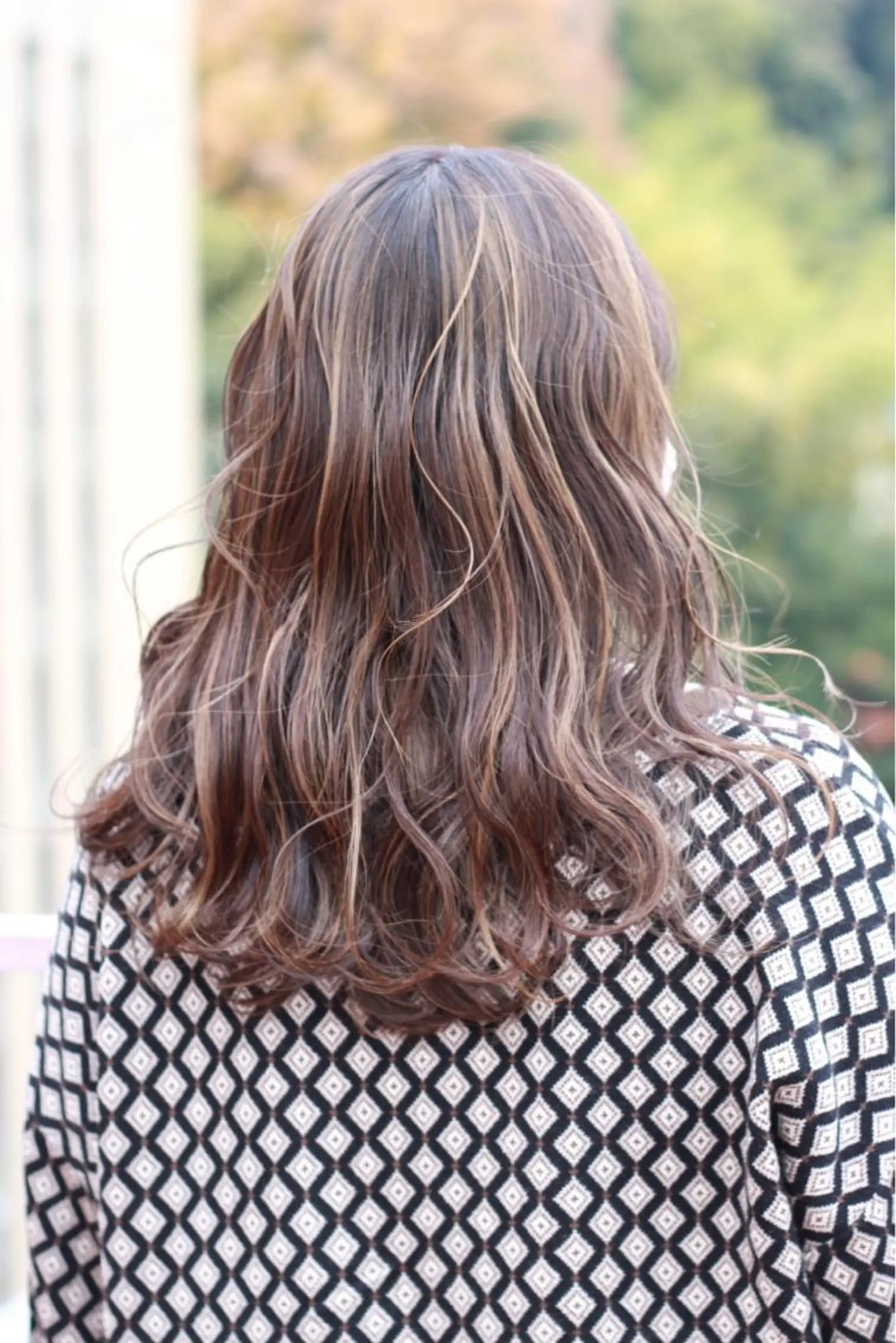 セミロング カラー ベージュカラー ハイライトカラー ハイライト ヘアカラー Viage （ビアージュ）のヘアスタイル