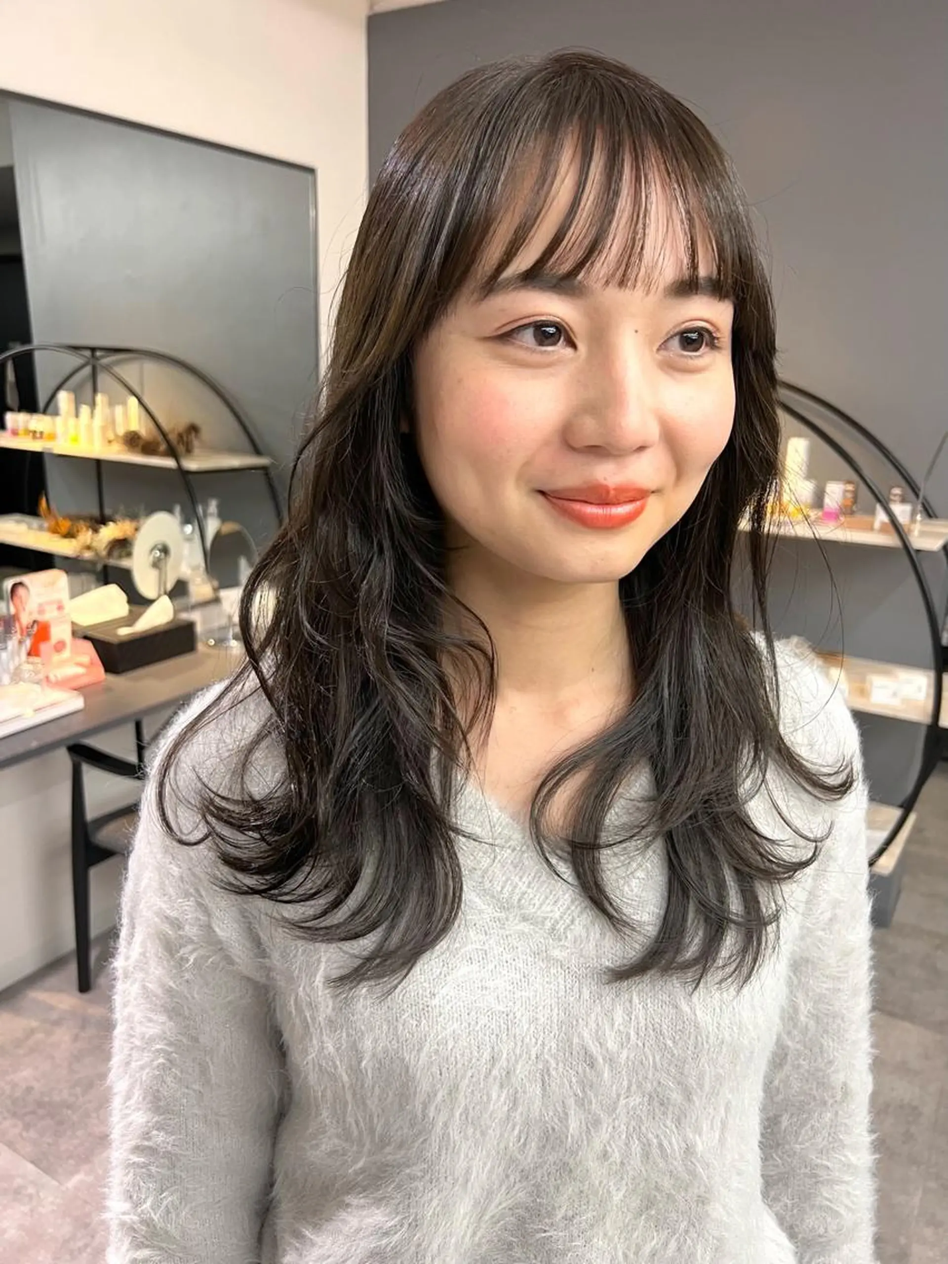 セミロング 岸本 理希のヘアスタイル