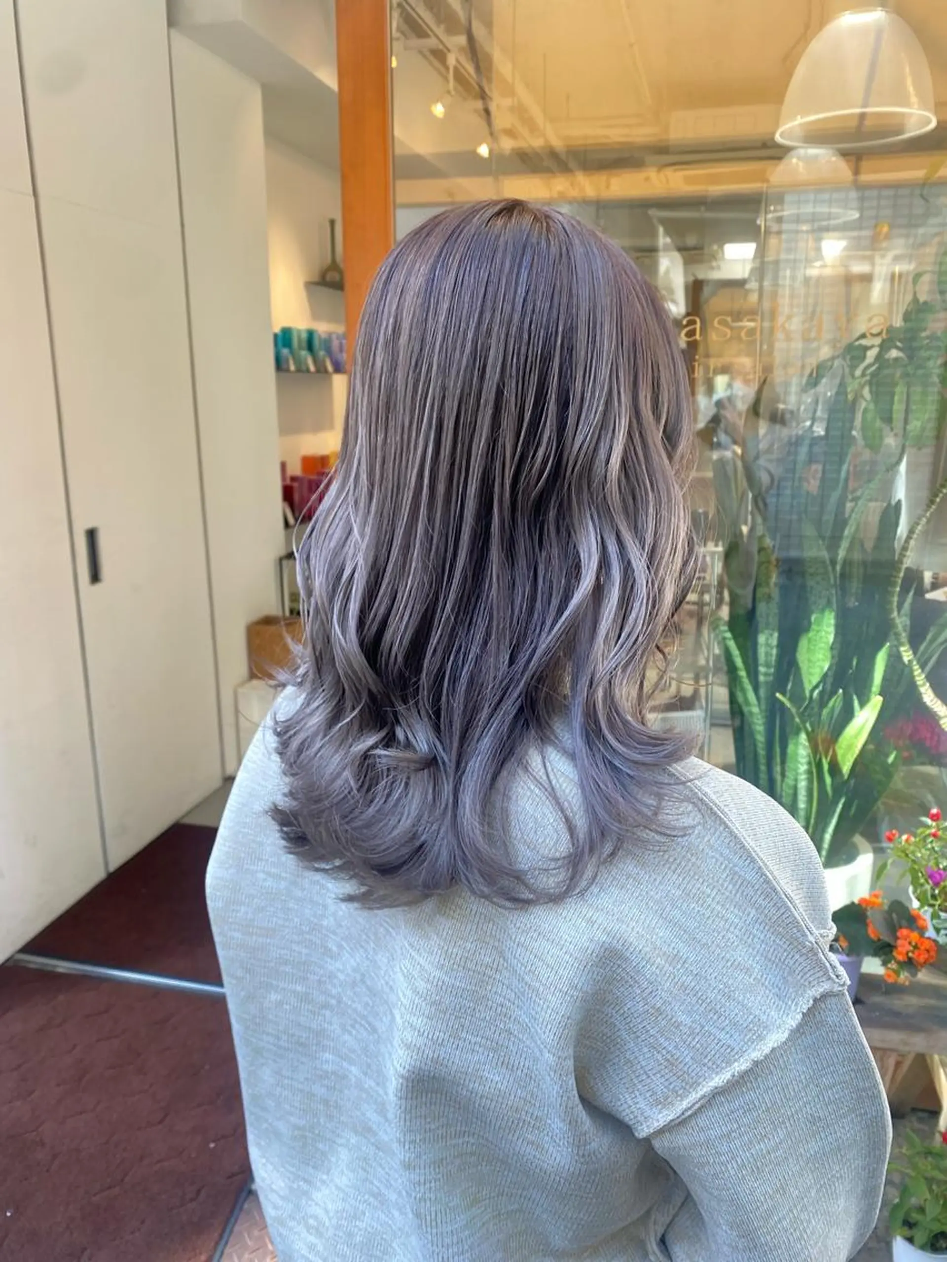 セミロング カラー 安永 涼のヘアスタイル