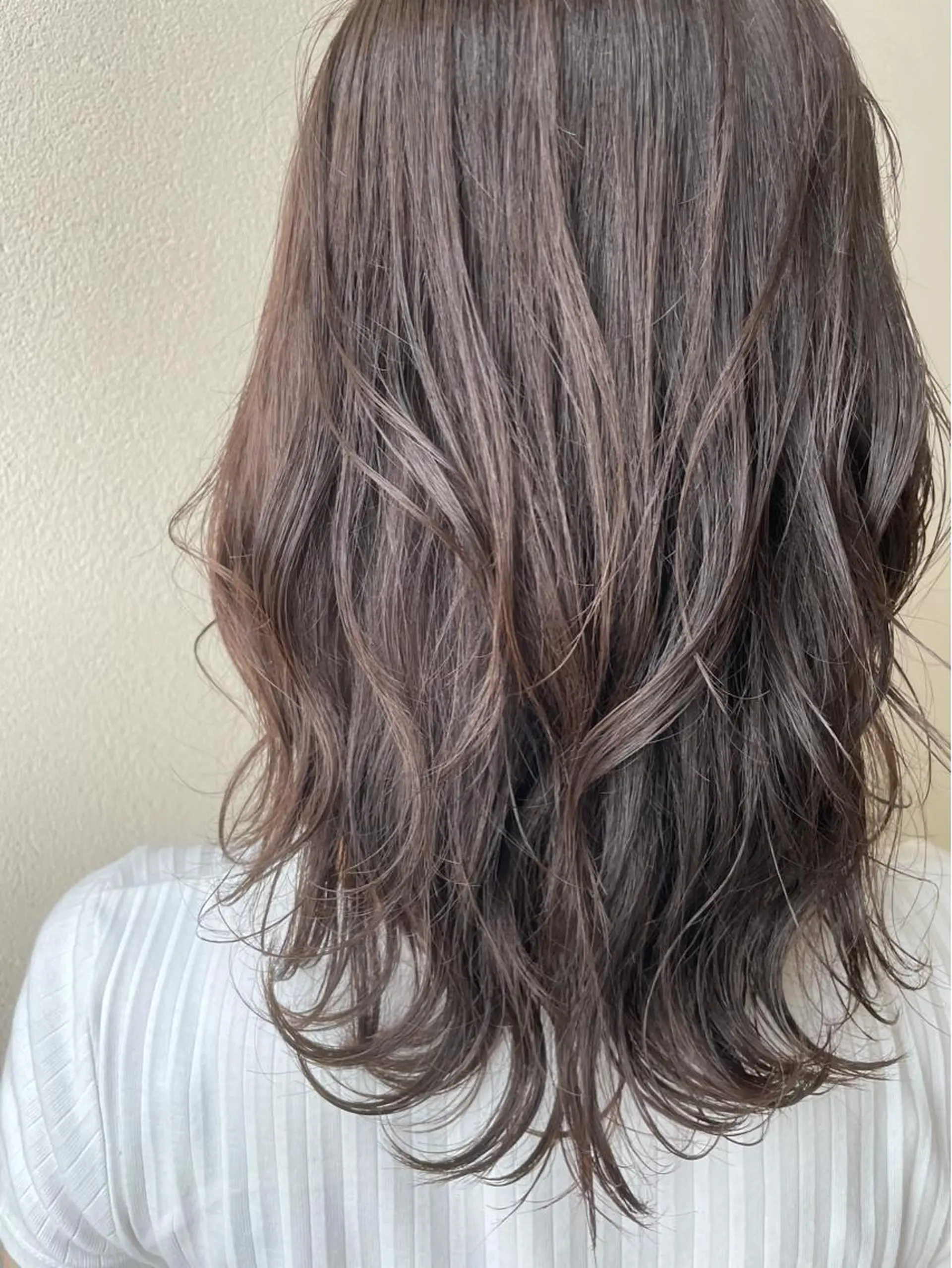 セミロング カラー アッシュ ベージュカラー ヘアカラー 沢田 瞳のヘアスタイル