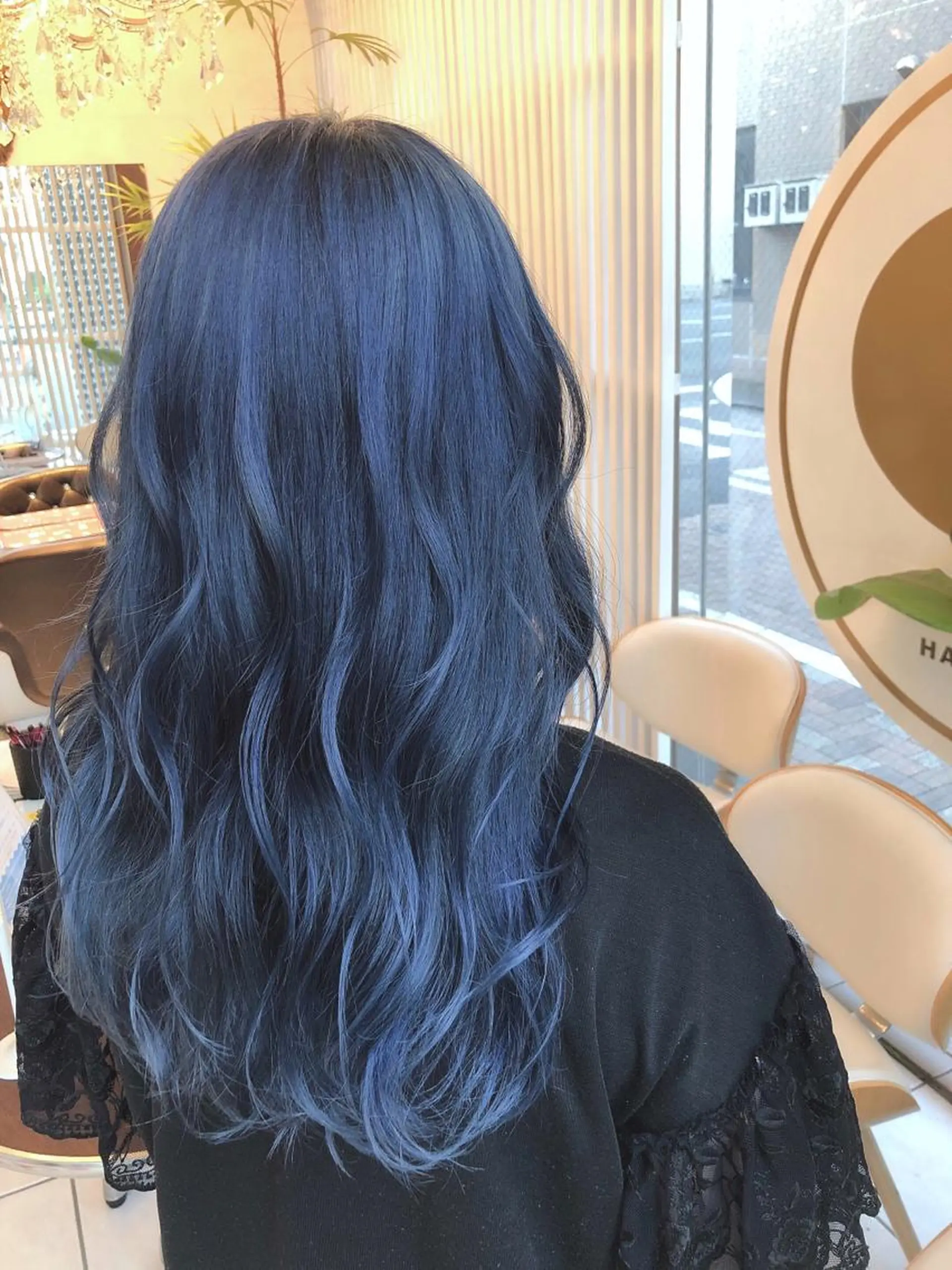 セミロング カラー ブリーチ ブルーカラー オルチャンヘア force hair所属・🫧富田 苑実🫧のヘアスタイル