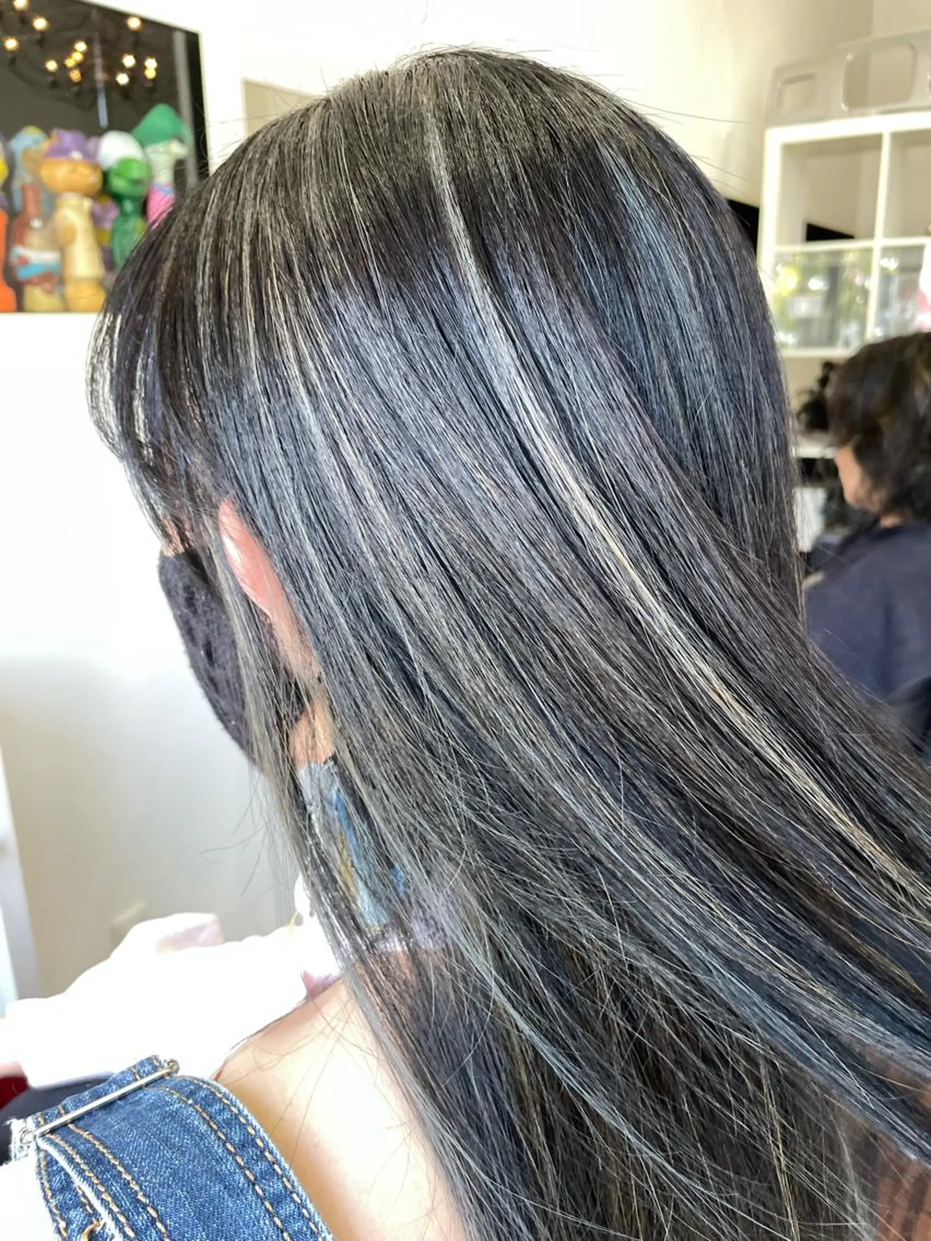 ロング カット ヘアカラー トリートメント SHINYA シンヤヘアーズのヘアスタイル