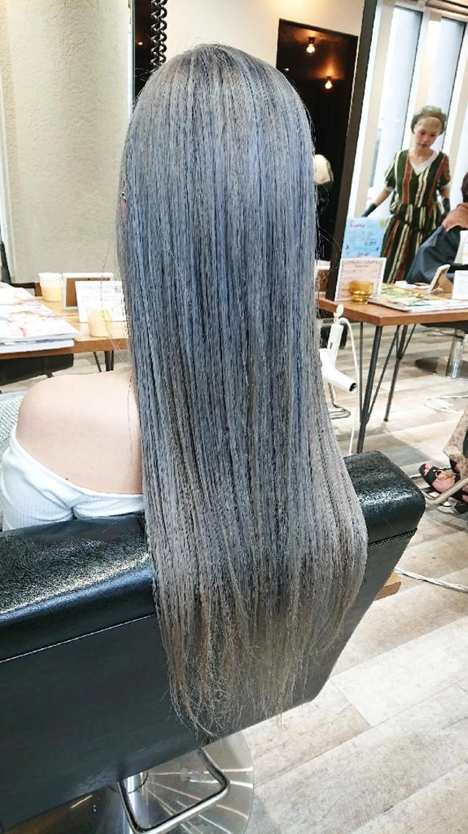 ロング カラー シルバー ACROあべの店所属・艶カラー/インナー /グラデ/大西小百合のヘアスタイル