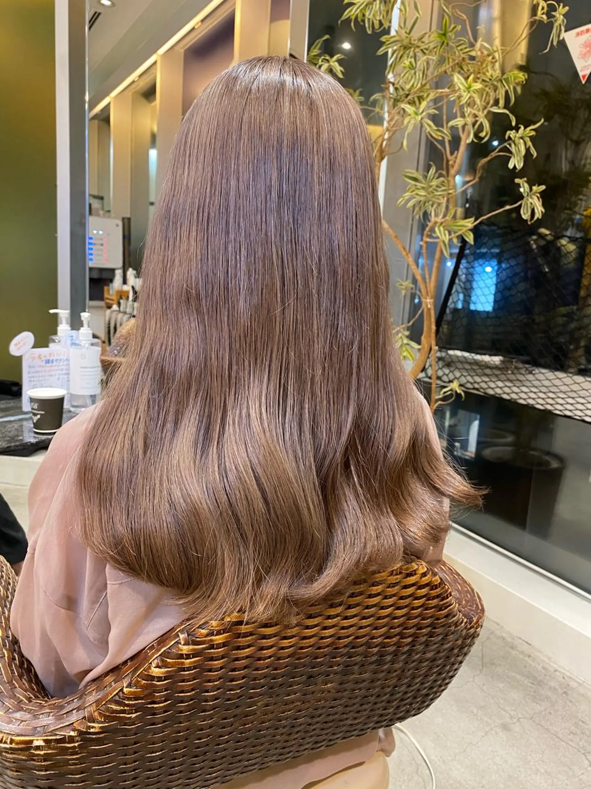 セミロング カラー ベージュカラー ブリーチ ミルクティーベージュ ヘアカラー トリートメント ✂韓国レイヤー 🦋みやび🪽のヘアスタイル