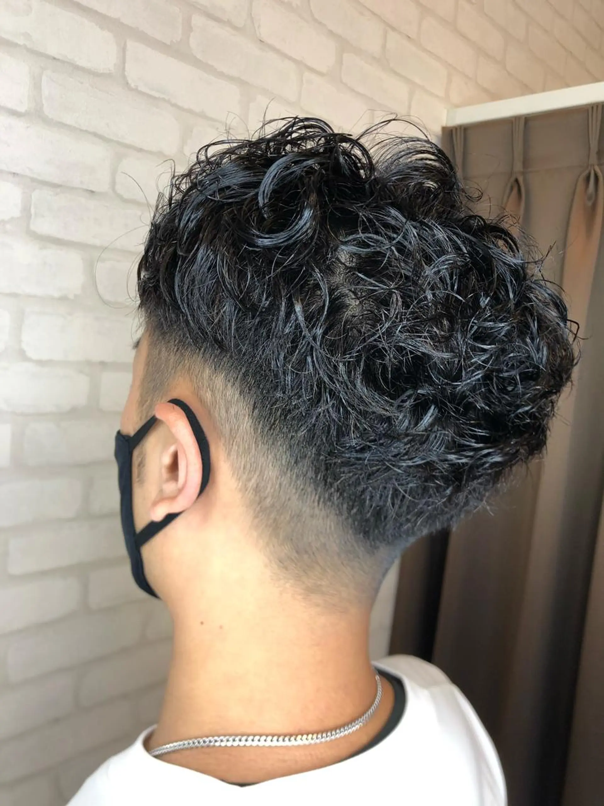 パーマ メンズ フェードカット メンズパーマ 鈴木 裕斗のヘアスタイル