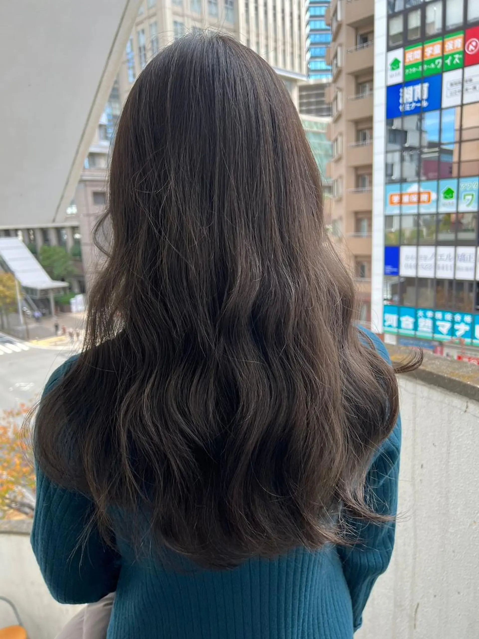 ロング カラー パーマ ヘアアレンジ アディクシーカラー アッシュ バレイヤージュ ベージュカラー ブリーチ N° uairo 川崎店【ユアイロ】のヘアスタイル
