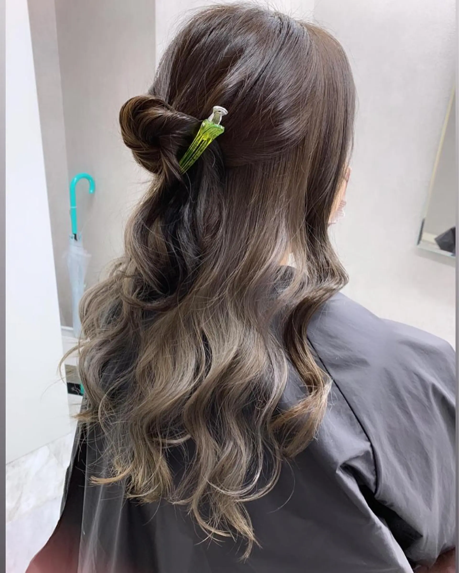 ロング N/デザインカラー 🌿ナギのヘアスタイル