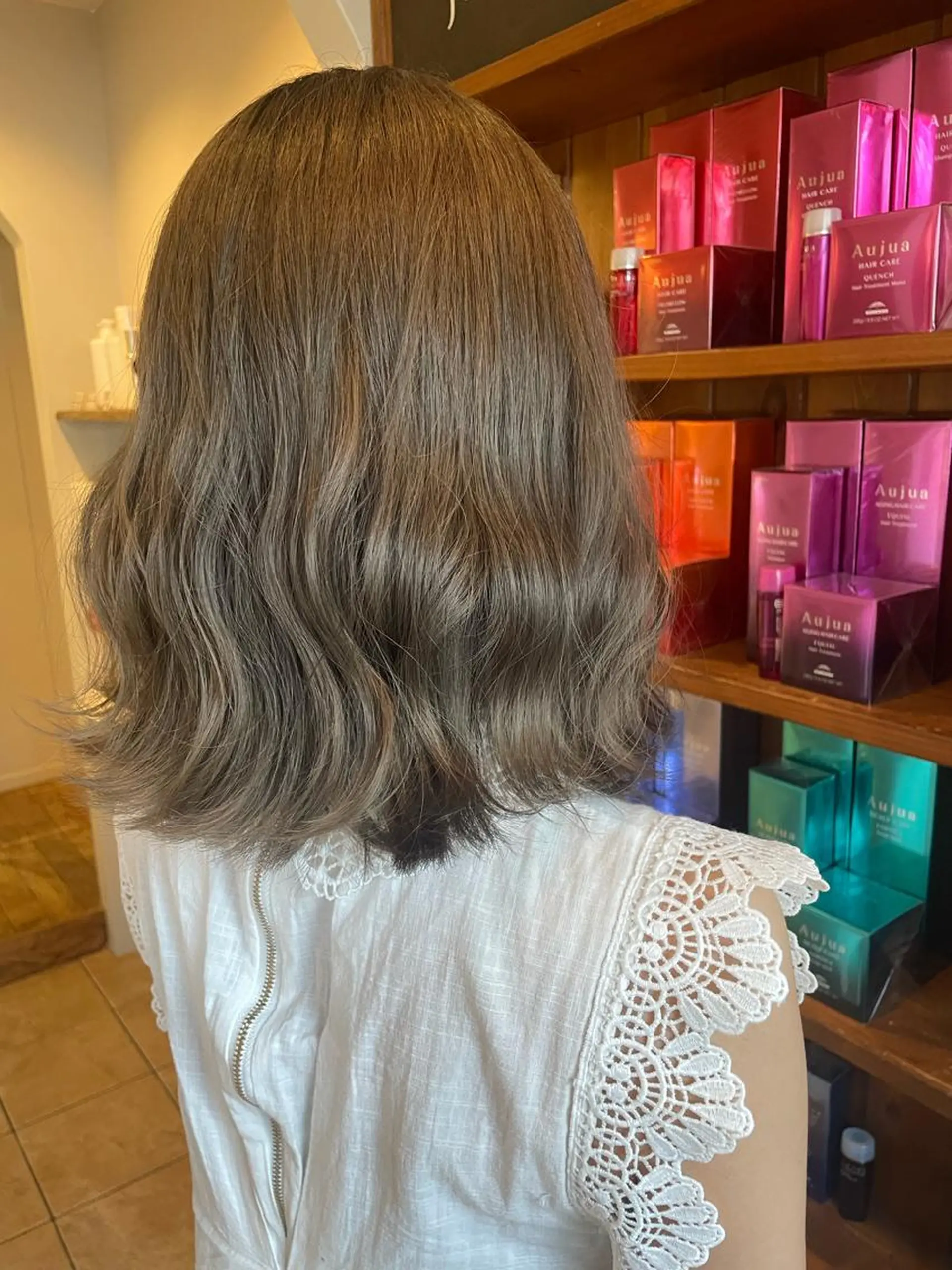 ミディアム カラー 渡辺 瑠美のヘアスタイル