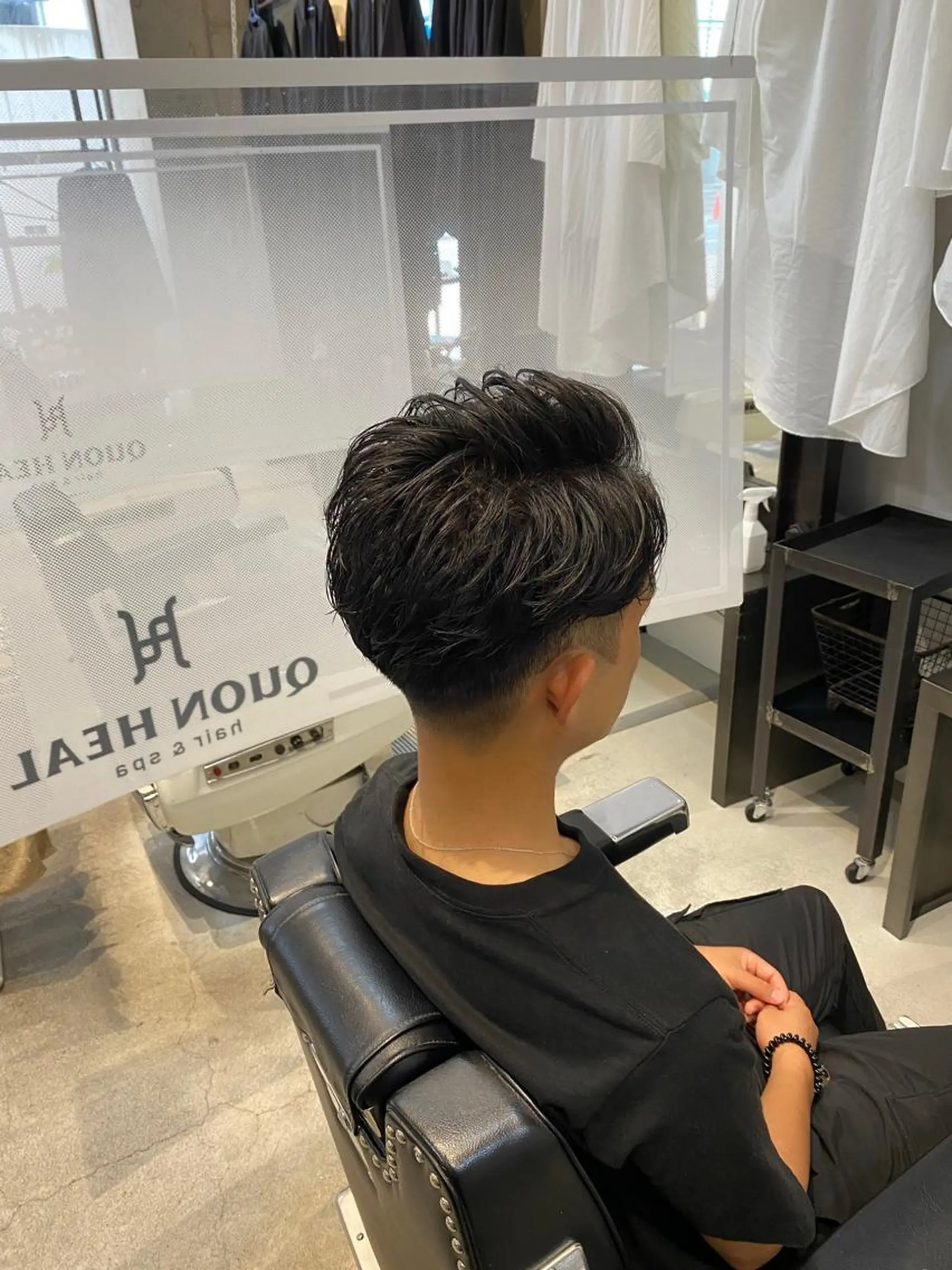 ショート カラー パーマ ヘアアレンジ メンズ フェードカット QUONHEAL谷町店所属・TAIGA /メンズ美容師のヘアスタイル