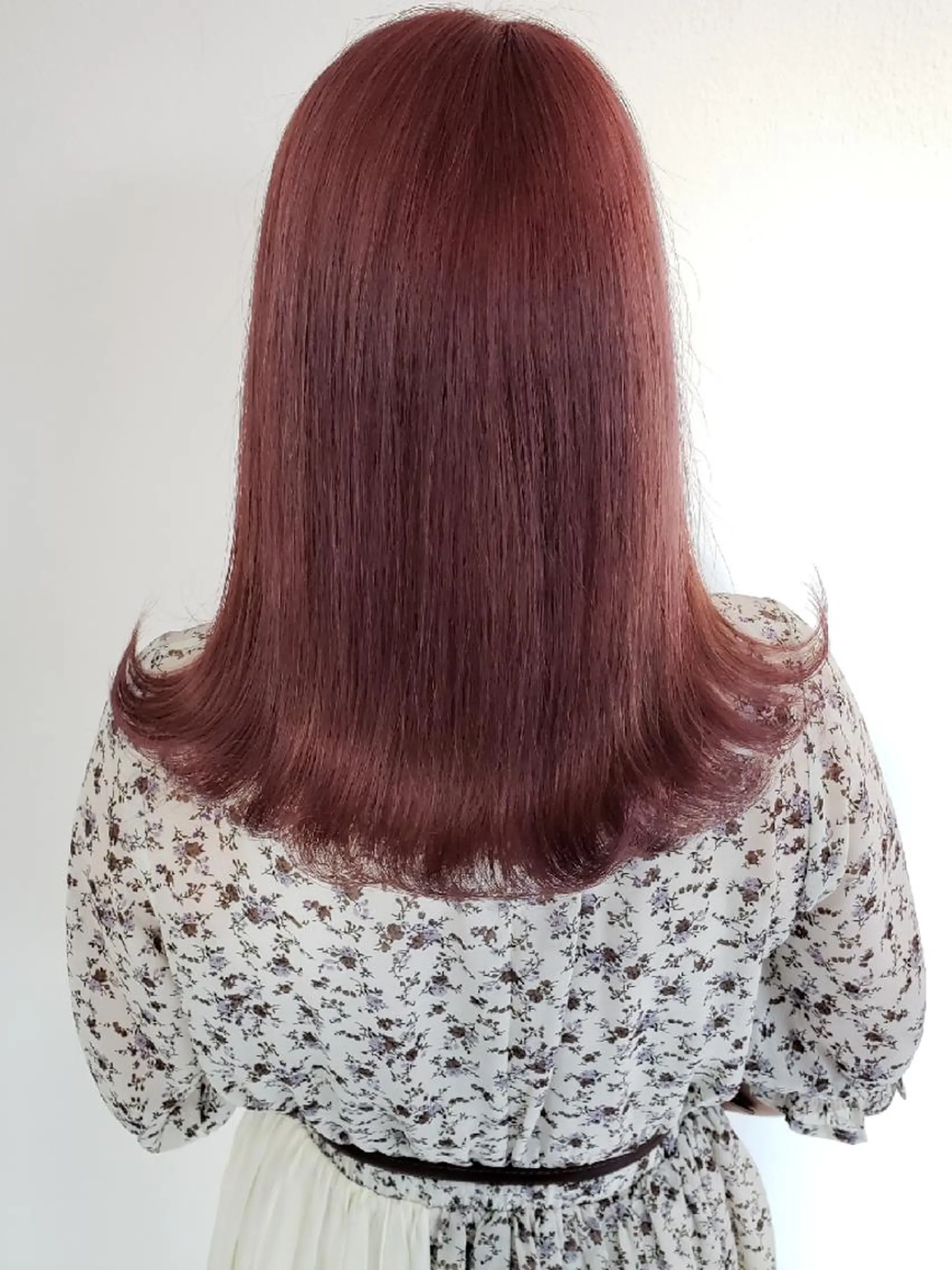 セミロング カラー ヘアアレンジ ピンクカラー バイオレットカラー ヘアカラー トリートメント 成瀬 弘光のヘアスタイル