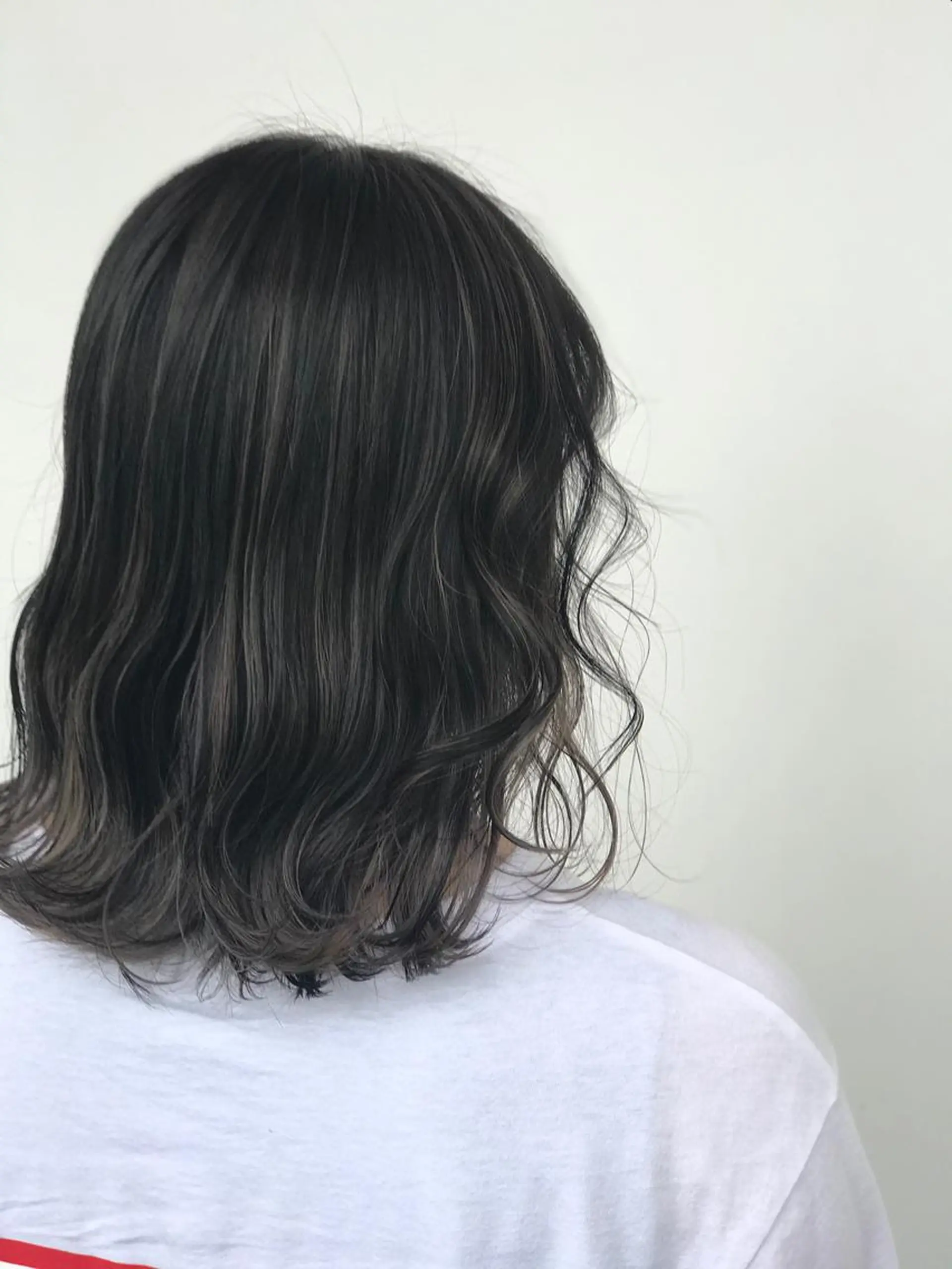 セミロング ハイライト 下條 真のヘアスタイル