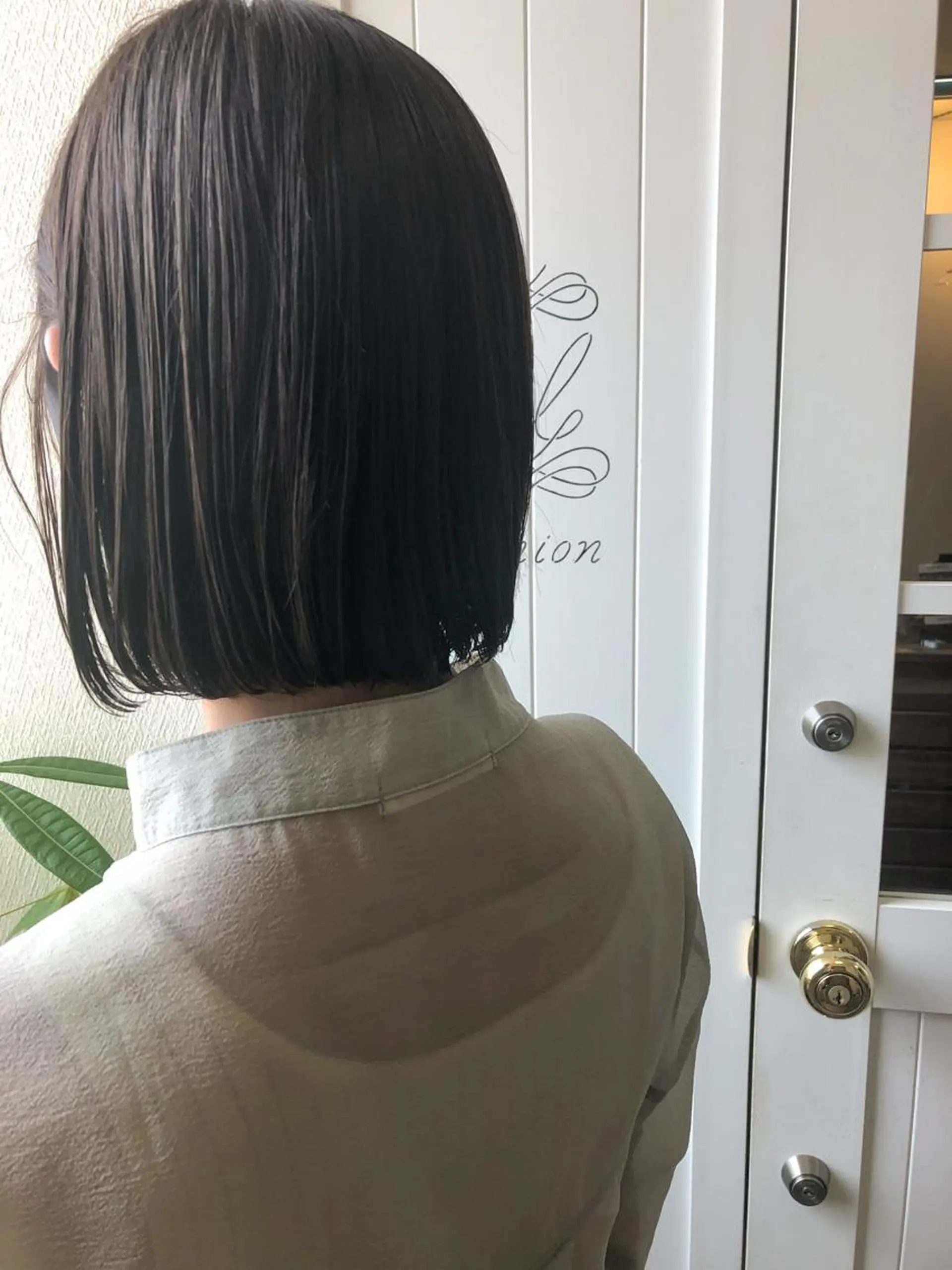 ミディアム カラー ブルーカラー ブルージュ 透明感カラー 小木曽智美 /ボブ/ショートのヘアスタイル