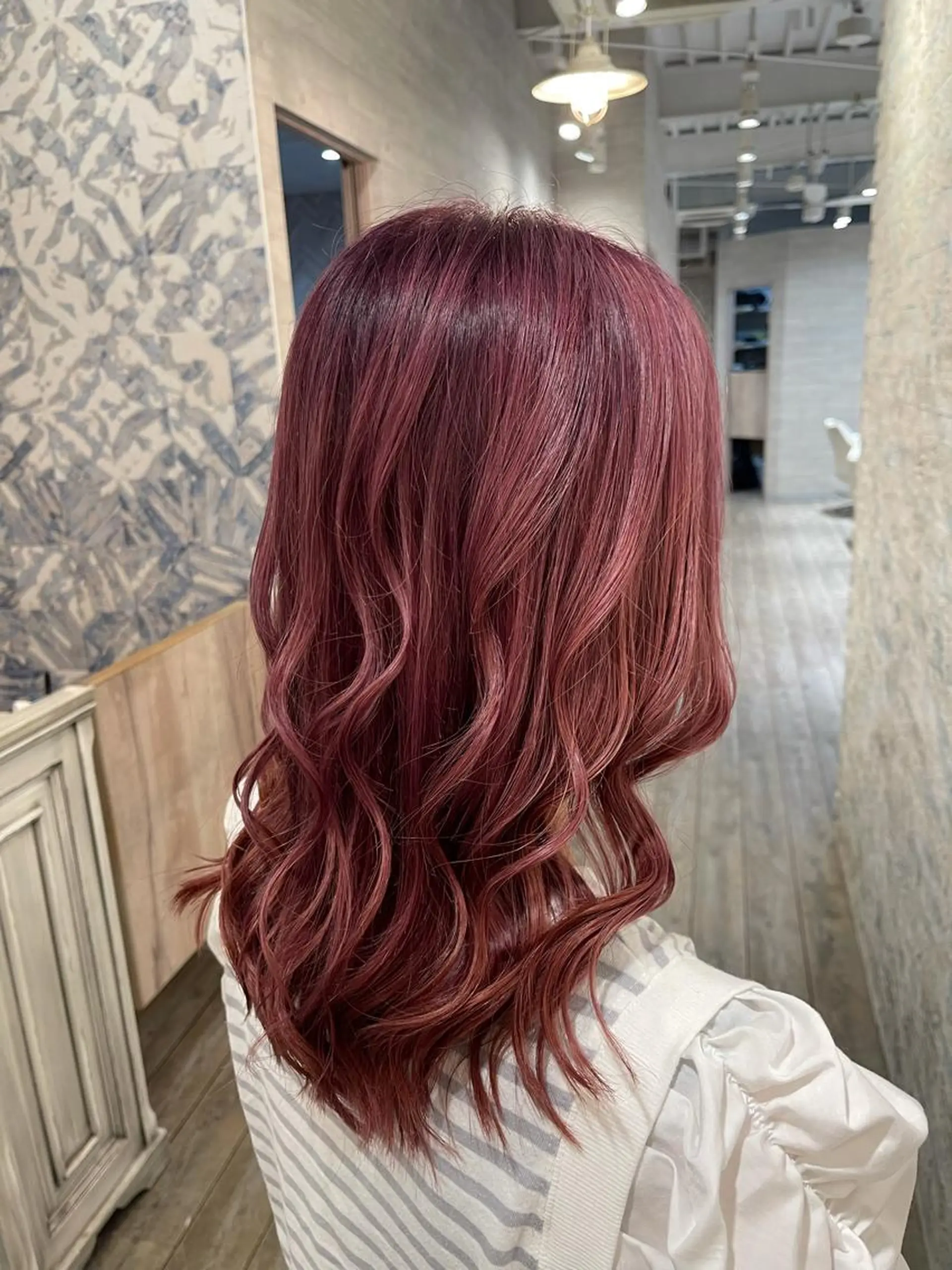 ロング ヘアカラー ハイトーン ／ レイヤー/吉田陸斗のヘアスタイル