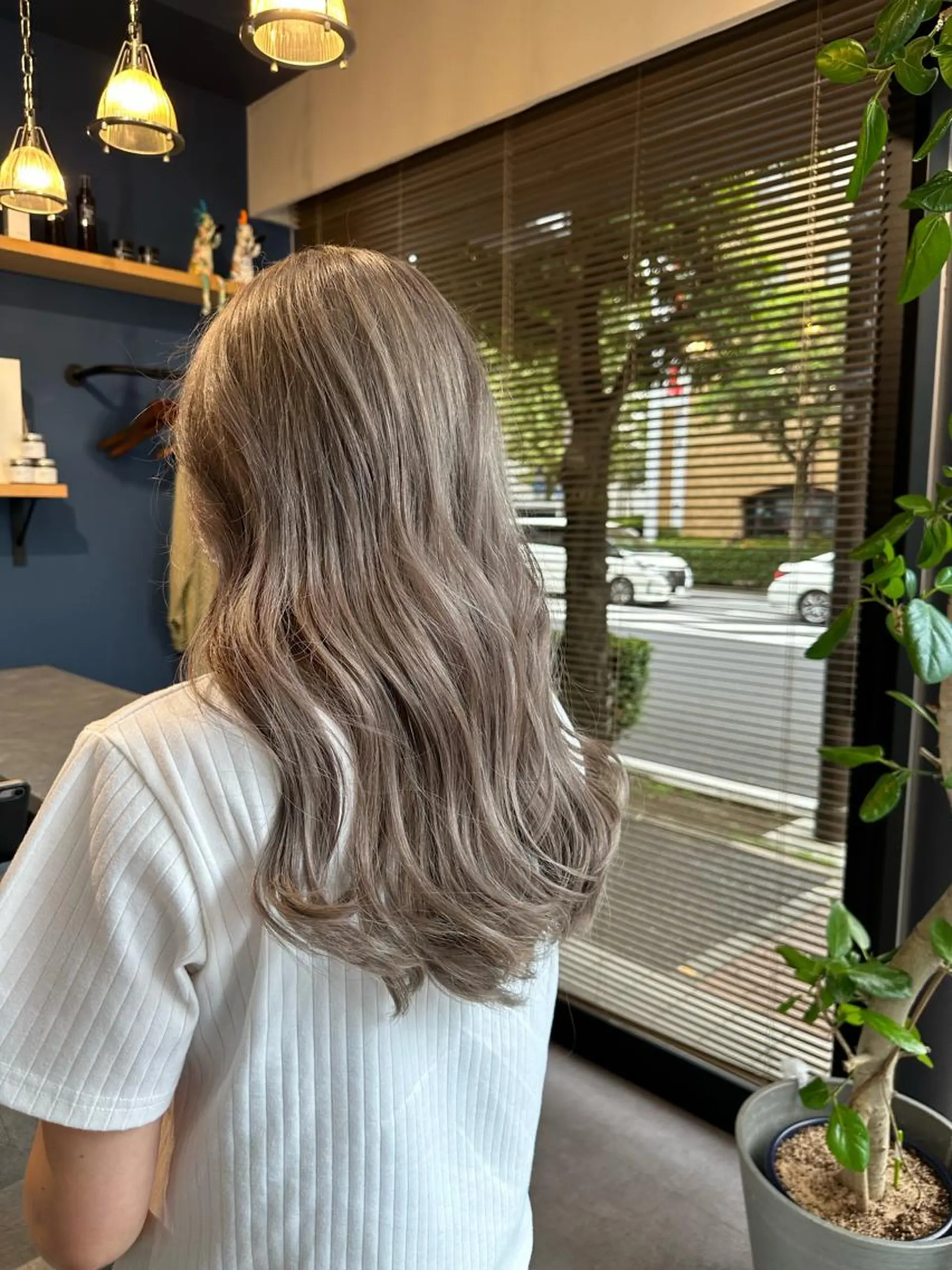 ロング カラー ブリーチ グレージュ ミルクティーグレージュ カット ヘアカラー ハイトーン/ボブ/ レイヤー💫カイセイのヘアスタイル