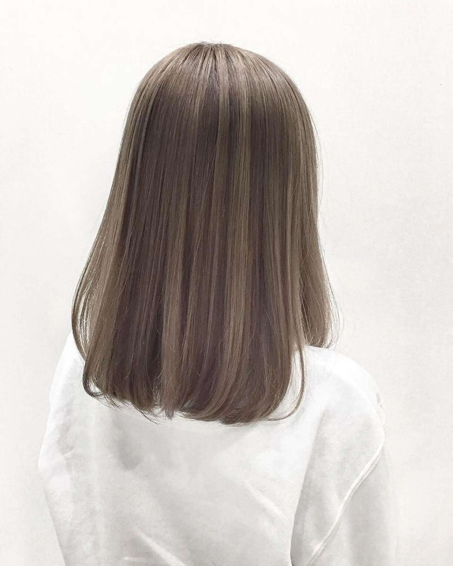 セミロング カット 縮毛矯正 💚ミヤマ アンナ☘️のヘアスタイル