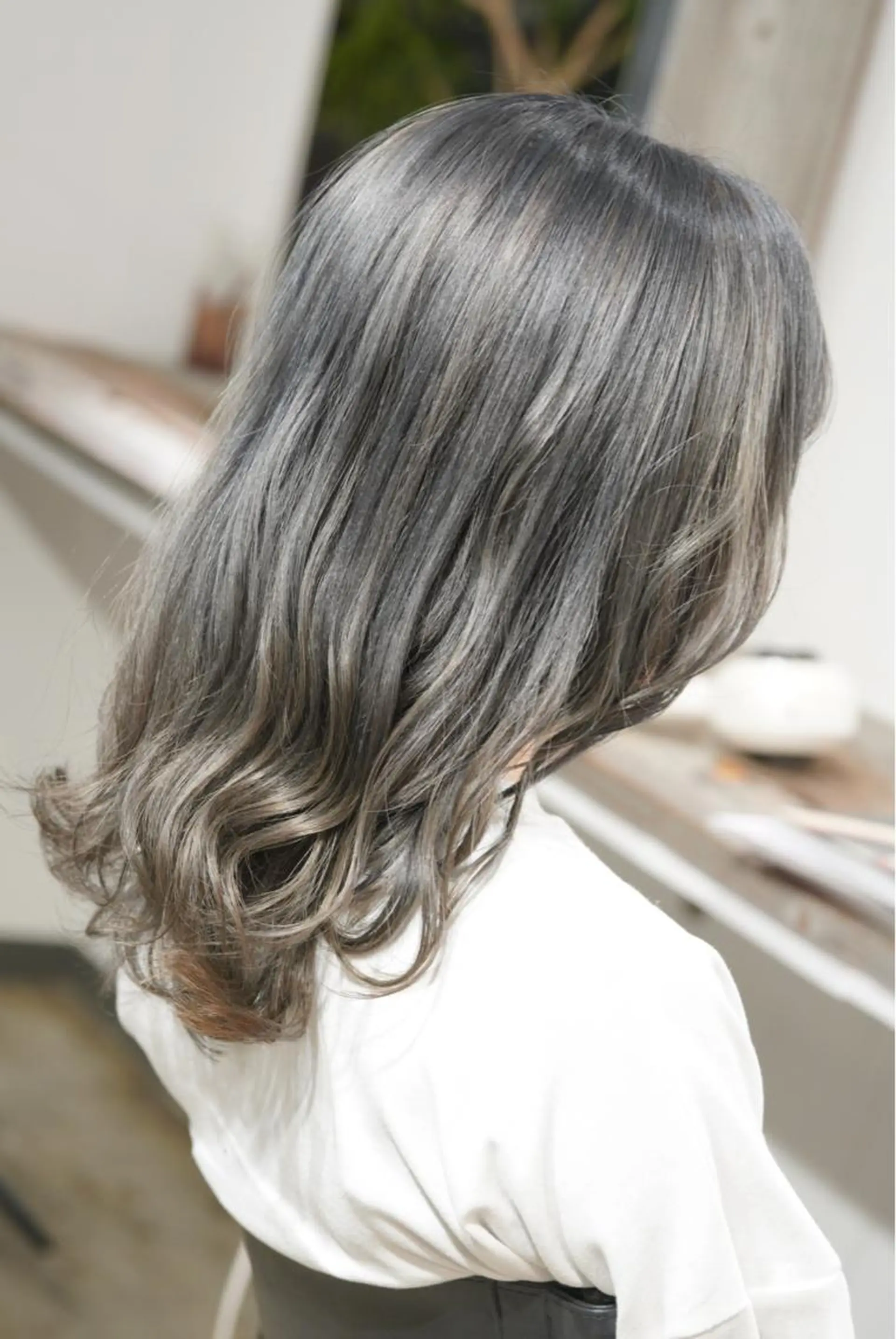 ミディアム カラー ハイトーン/レイヤー /ケアブリーチ石川治のヘアスタイル