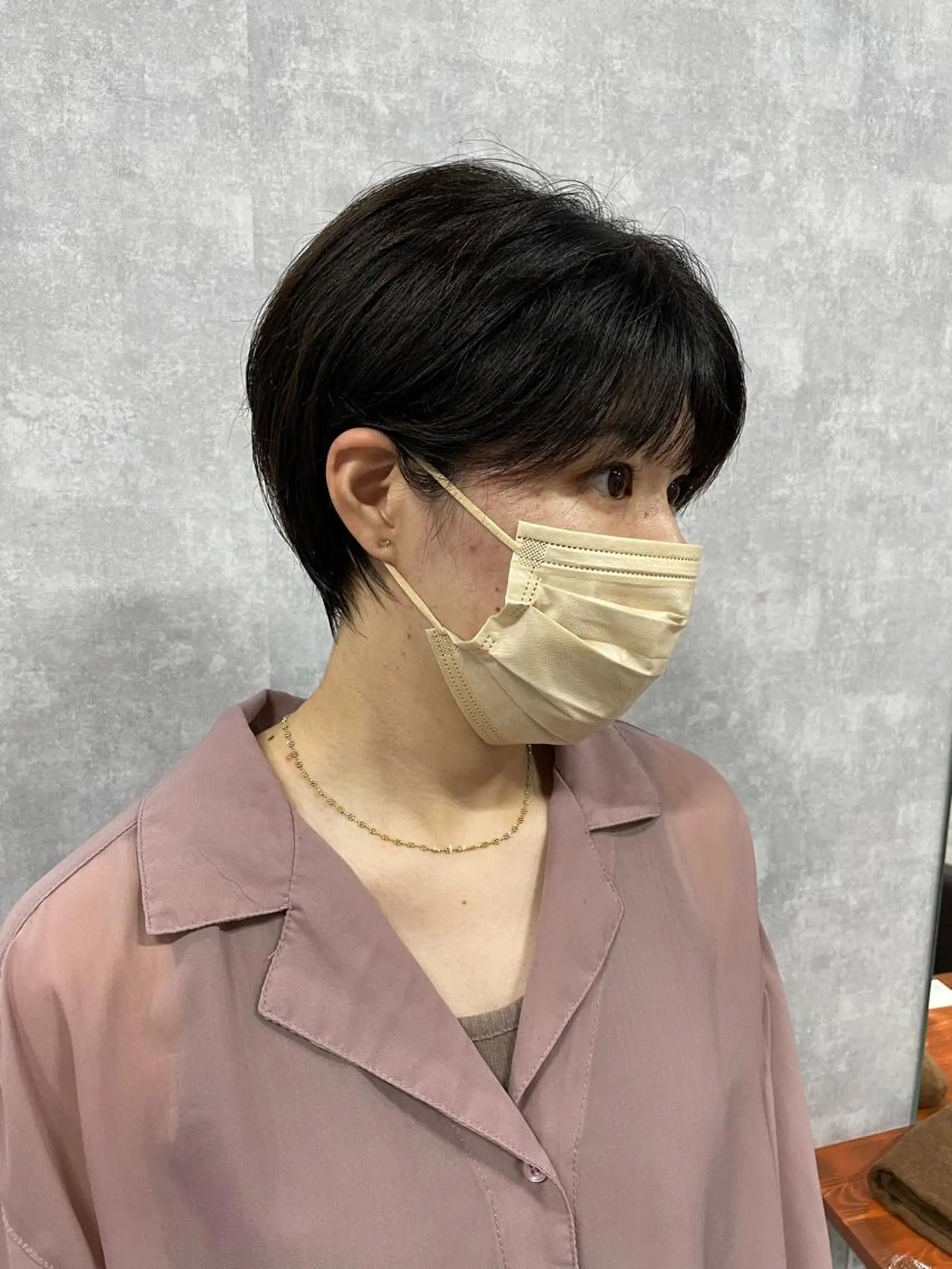 ショート 切りっぱなしボブ ショートボブ 丸みショート ミストバング ボブ カット ヘアカラー トリートメント C’LD hair  produce /シールドヘア所属・モテ髪/ボブ/ショー ト/アダチフウトのヘアスタイル