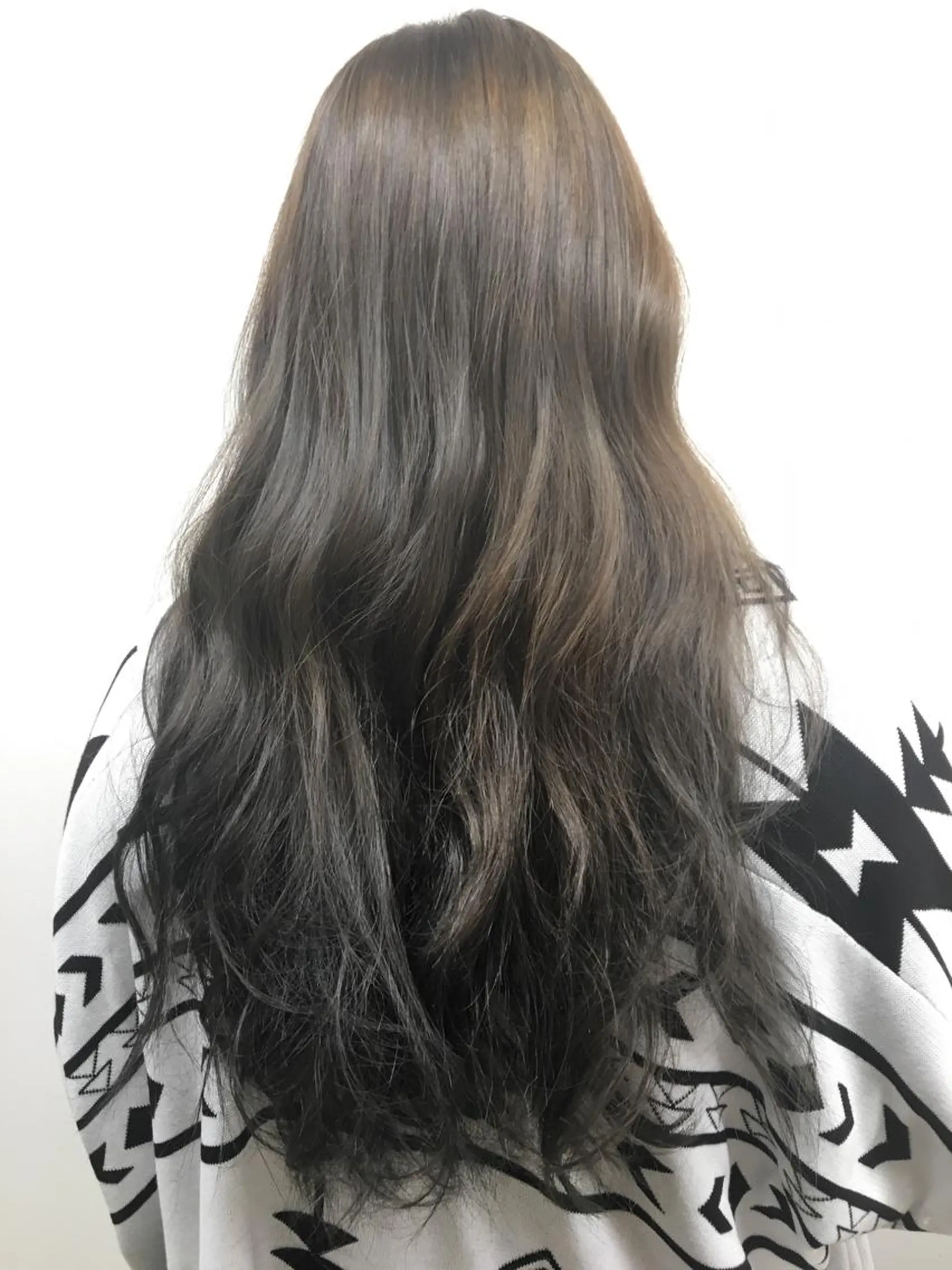 ロング カラー アッシュ ブリーチ c＆ ちはるのヘアスタイル