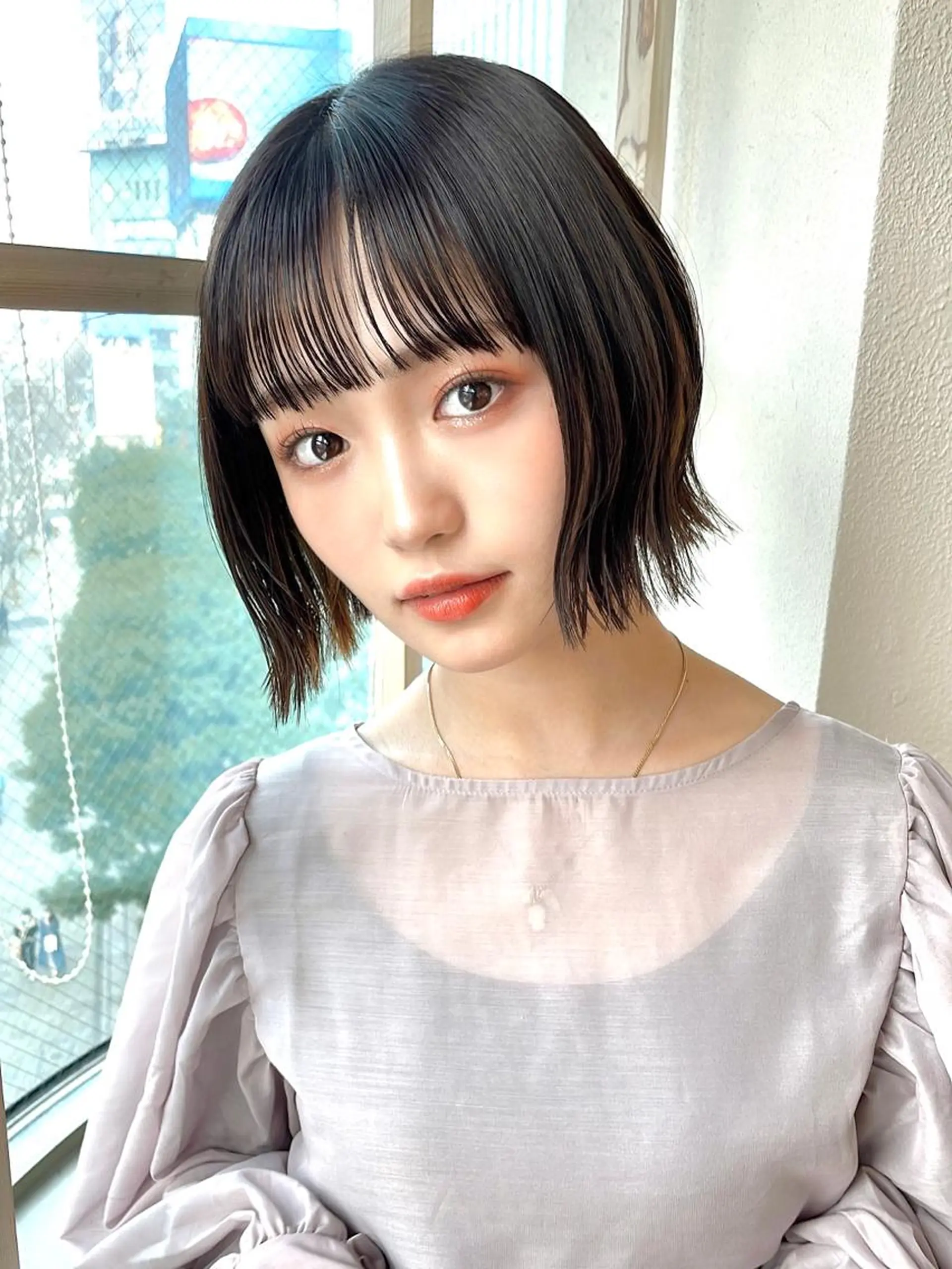 ミディアム 切りっぱなしボブ ショートボブ アッシュ ボブ くびれヘア カット 市原 大翼のヘアスタイル