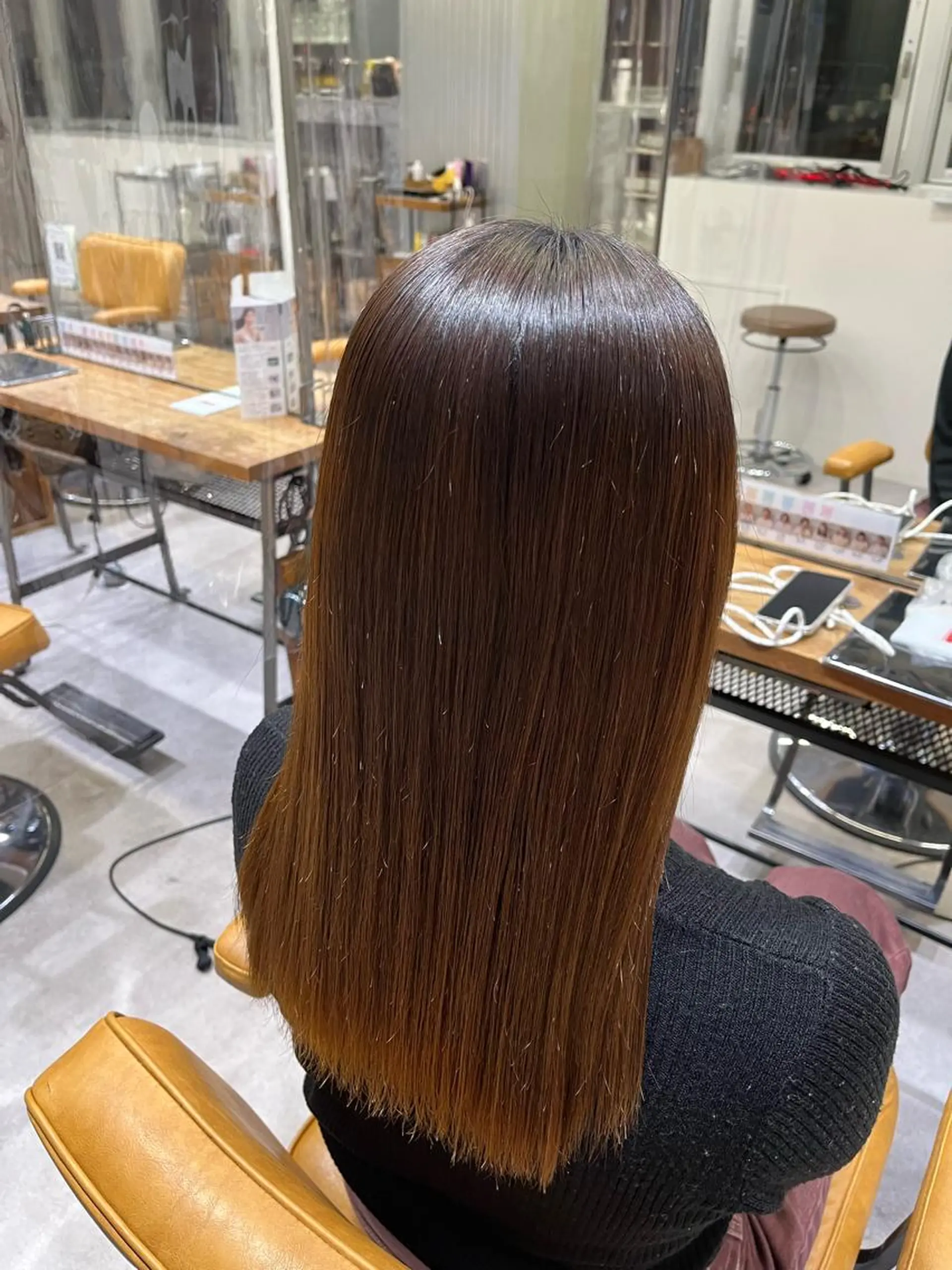 ロング 酸性ストレート 飯田 愛結のヘアスタイル