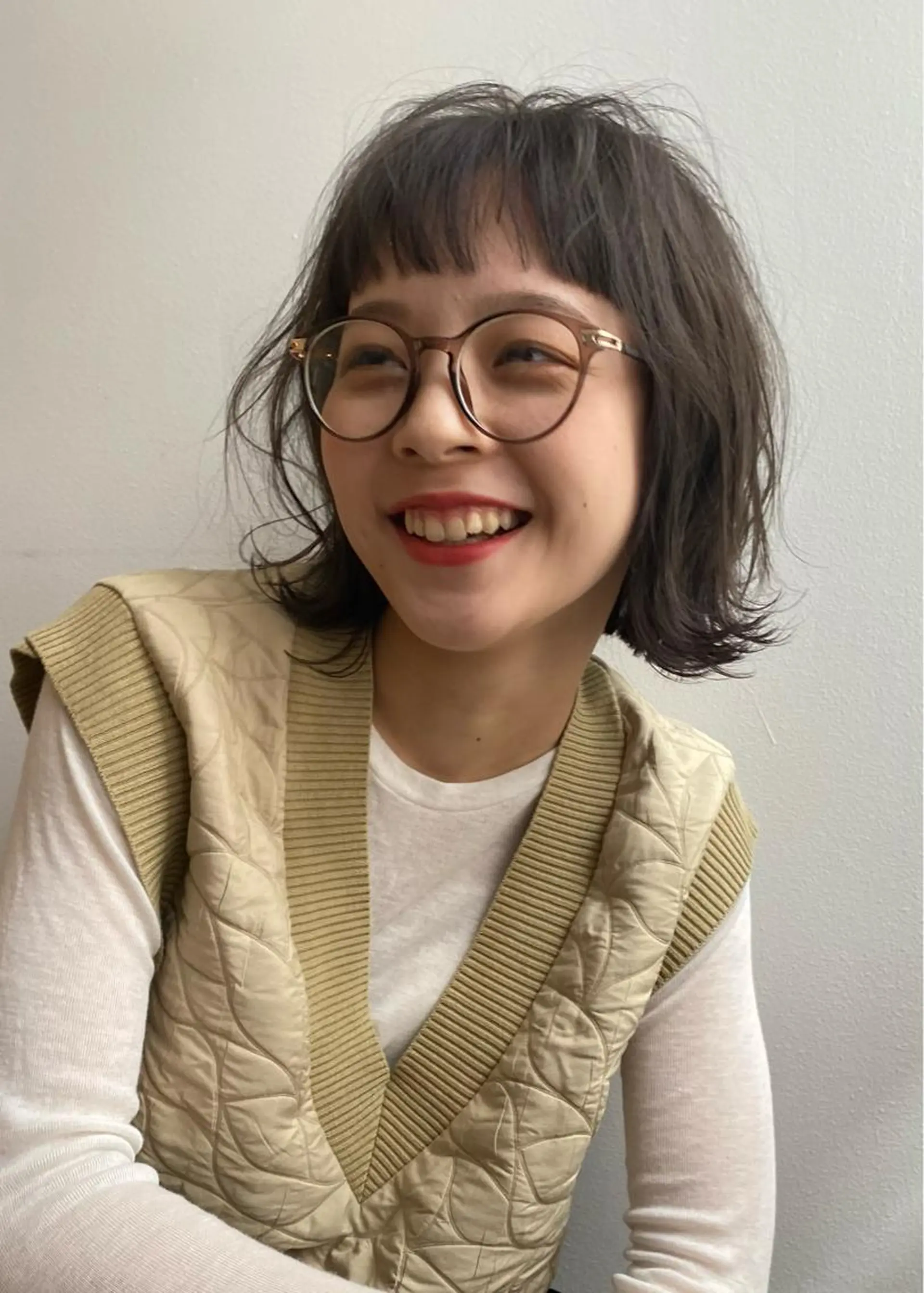 ミディアム カラー ベージュカラー ボブ カット ヘアカラー トリートメント ウルフカット 811 大阪梅田 ウルフのヘアスタイル