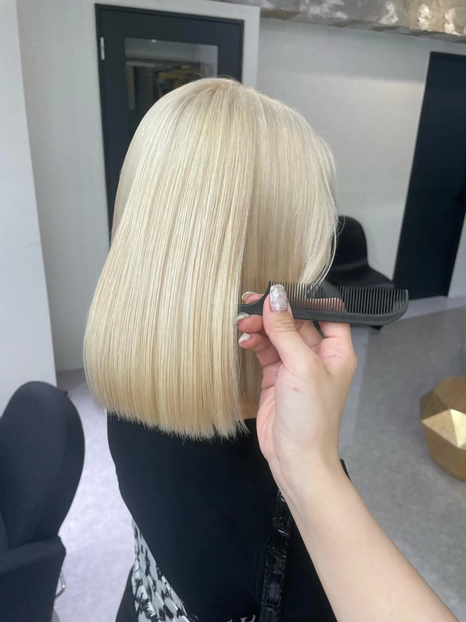 ショート 韓国ハイトーン🦋 hikariのヘアスタイル