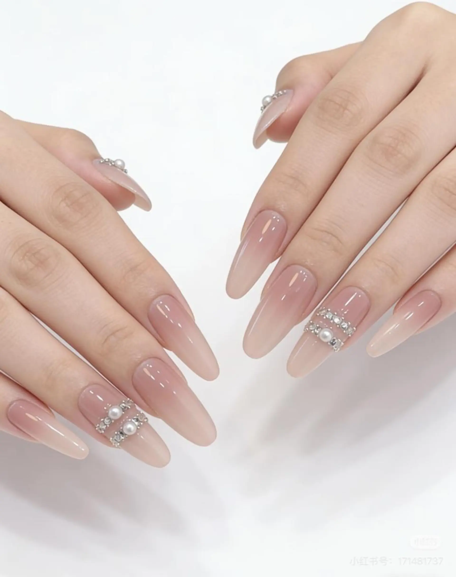 ネイル 長さ出し フットネイル フレンチネイル ジェルネイル ガラスフレンチ 飯田 真央のネイルデザイン