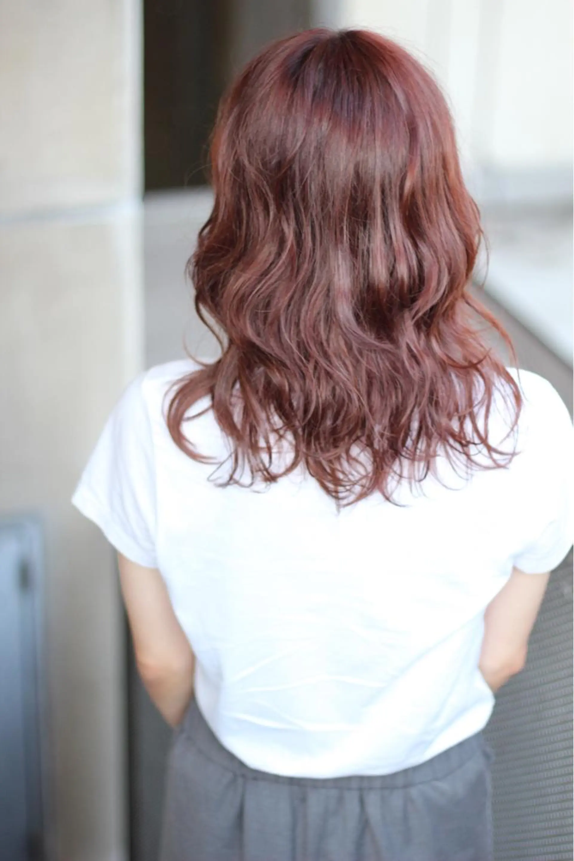 ミディアム カラー パーマ ピンクカラー カット ヘアカラー トリートメント 成松 勇治のヘアスタイル