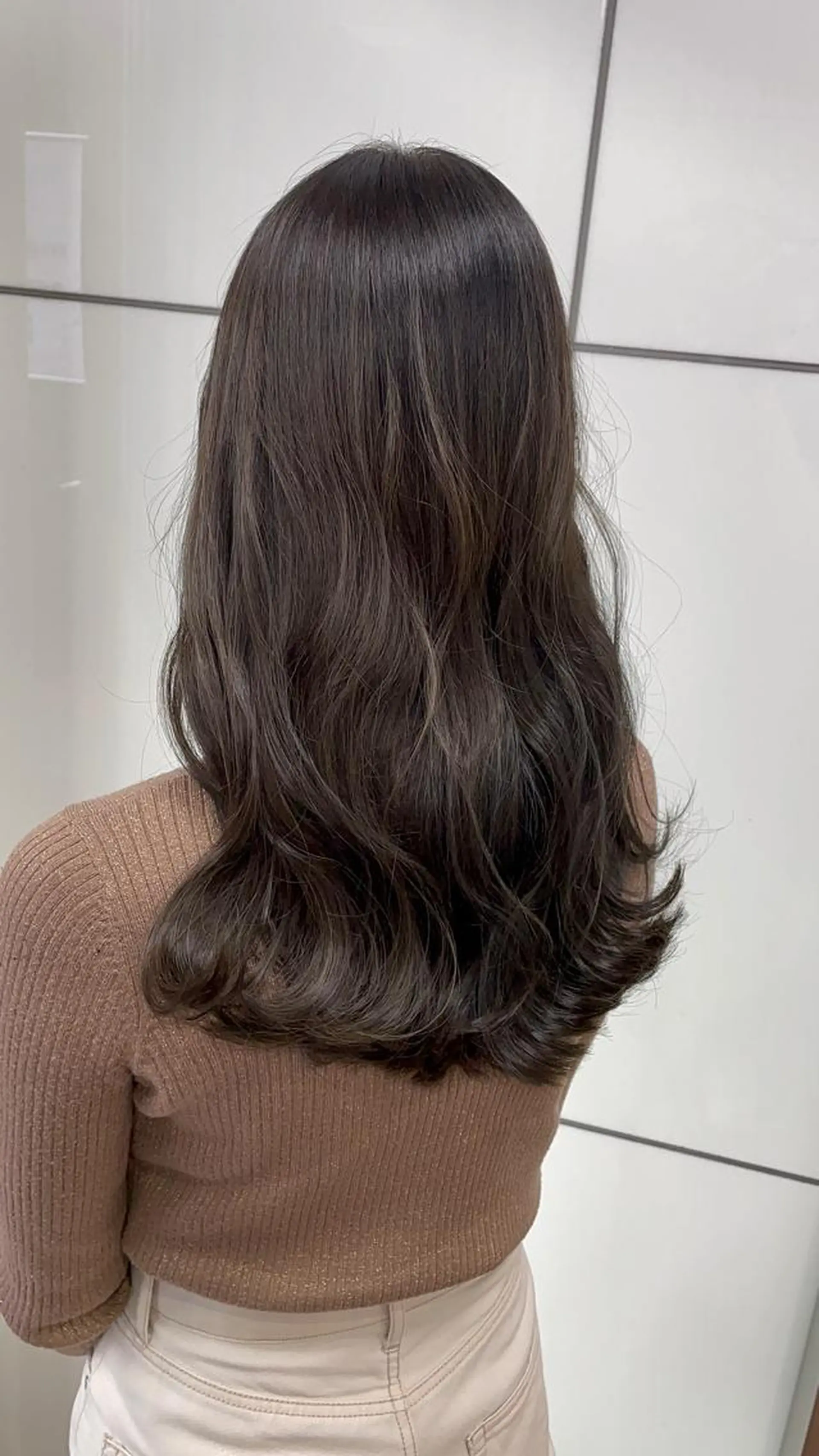 セミロング 髪質改善、縮毛矯正 酸性縮毛矯正のヘアスタイル