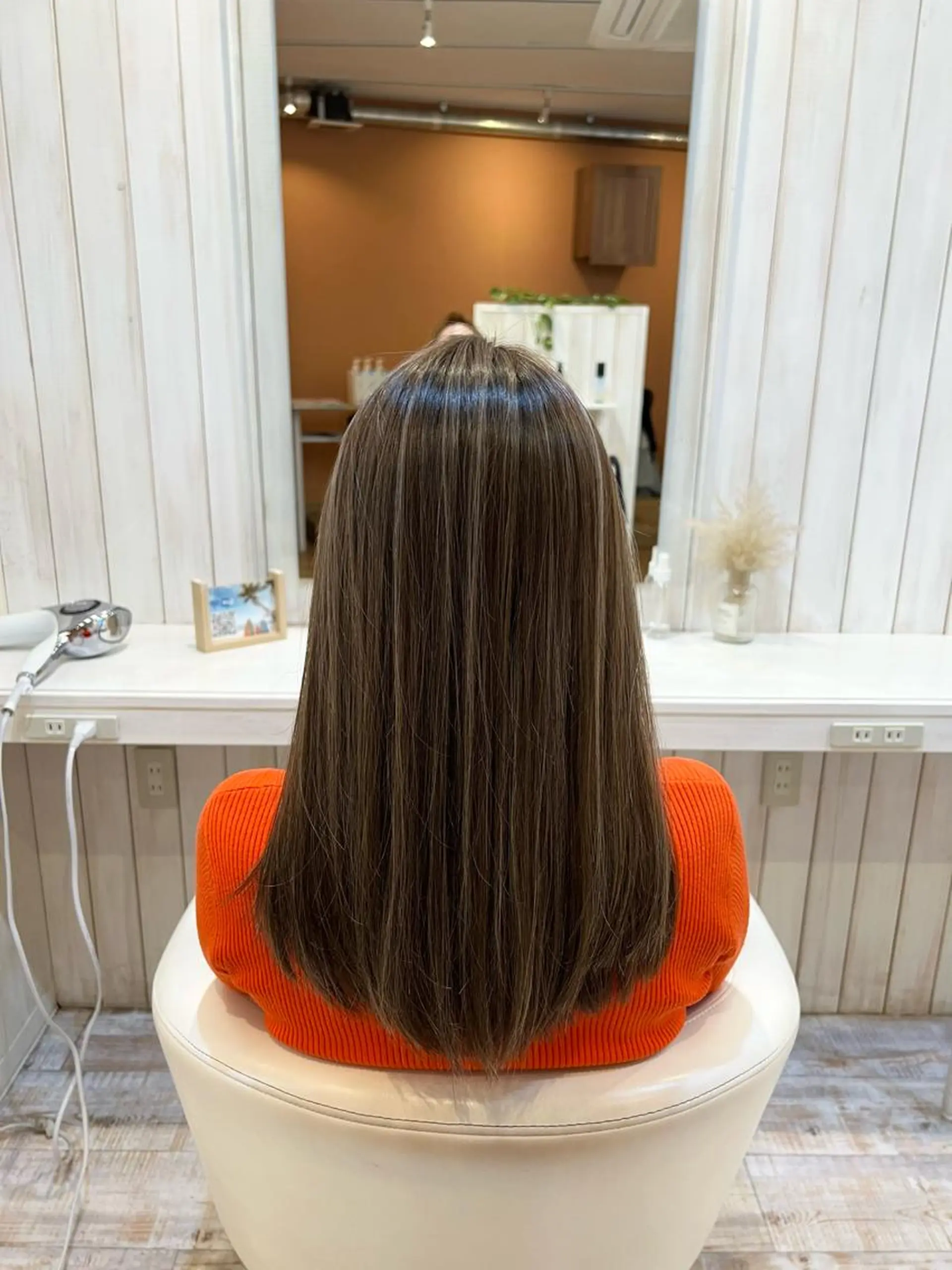 ミディアム カラー 佐藤史哉* 韓国レイヤー赤み除去のヘアスタイル