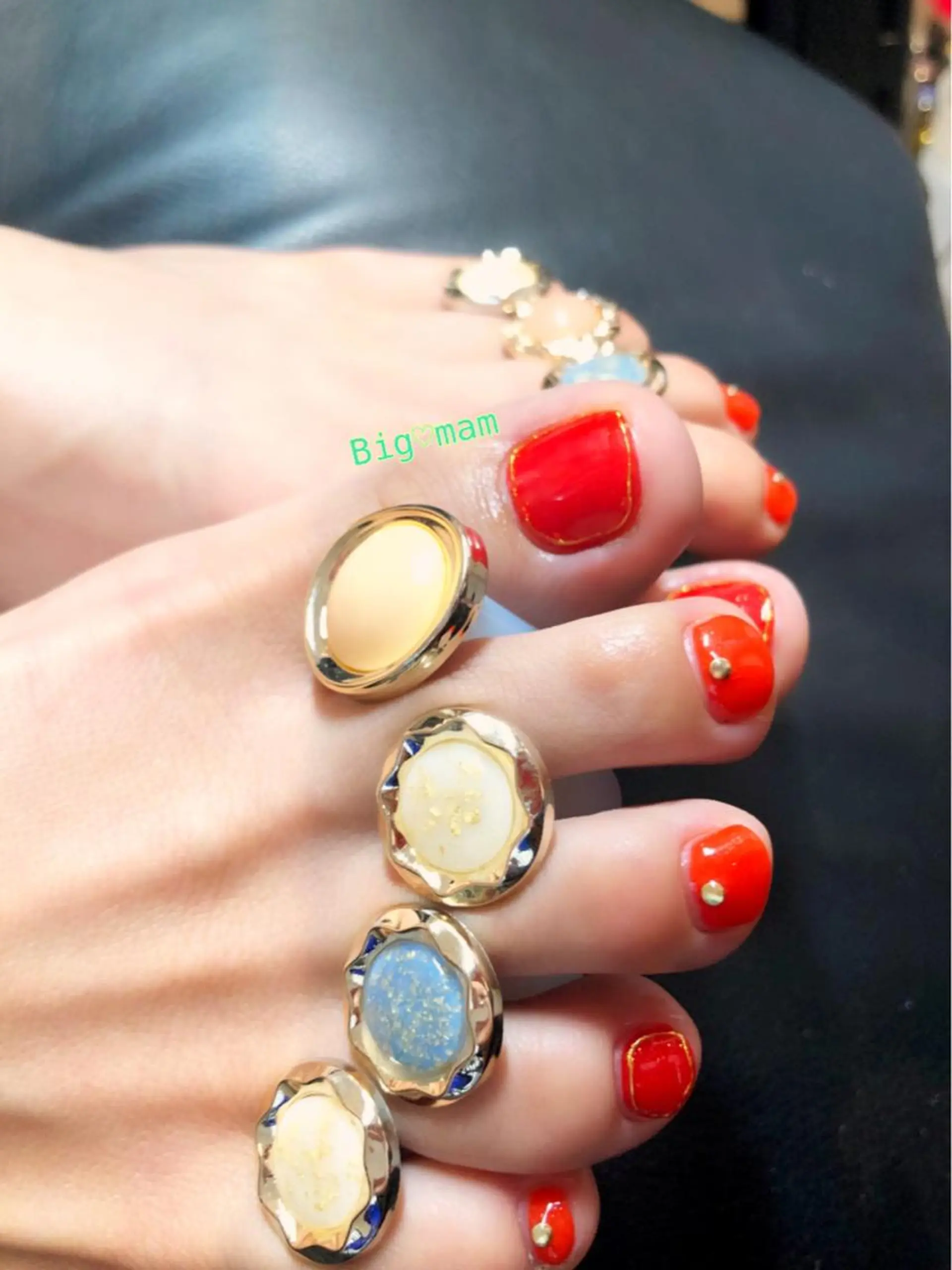 ネイル フットネイル オレンジ 赤色 フットネイル Big♡mam所属・Big♡mam （MAMI）のネイルデザイン